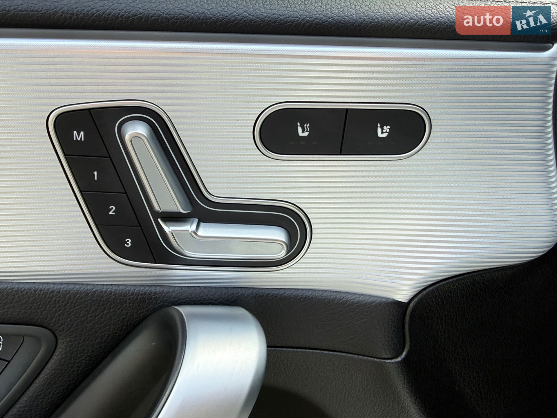 Mercedes-Benz A-Class 2018 VIN WDD3G4EB5KW006201 фото оголошення 19 з 49