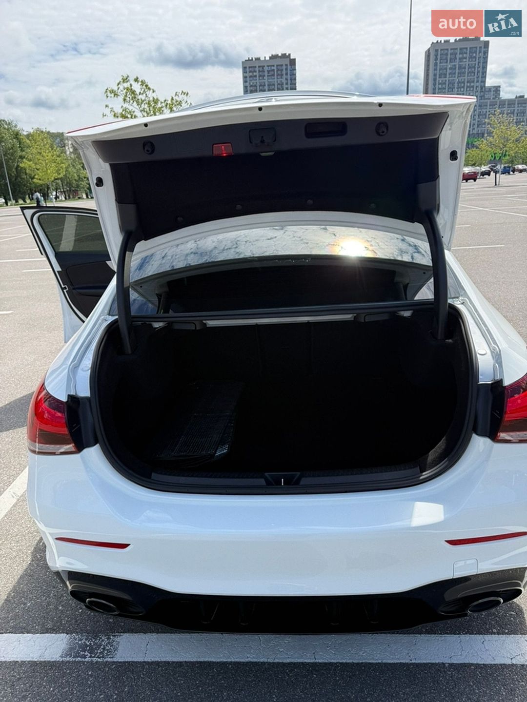 Mercedes-Benz A-Class 2018 VIN WDD3G4EB5KW006201 фото оголошення 38 з 49