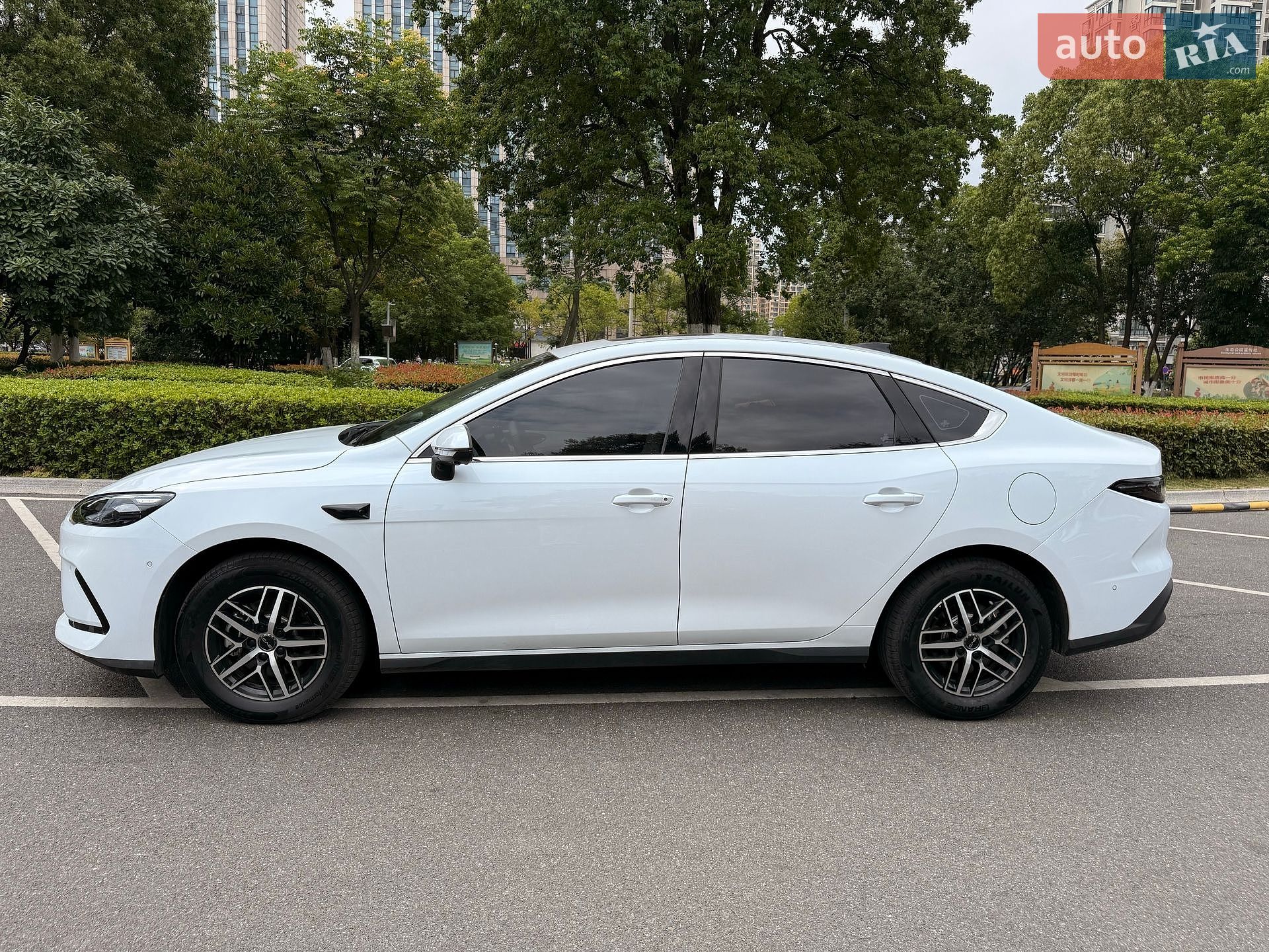 BYD Seal 05 2025 VIN LC0C76C41S0169446 фото оголошення 6 з 31