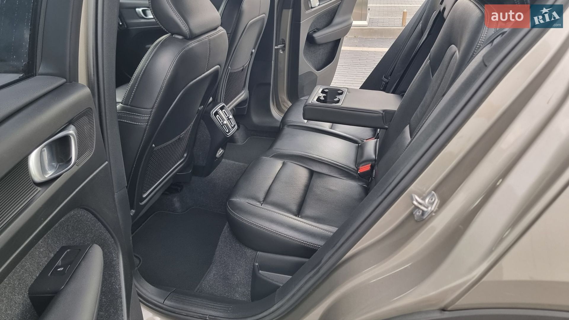 Volvo XC40 2020 VIN YV1XZ72VCM2438187 фото оголошення 27 з 71