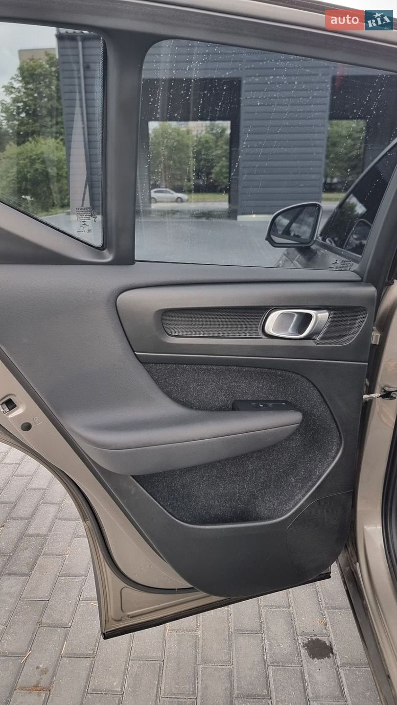 Volvo XC40 2020 VIN YV1XZ72VCM2438187 фото оголошення 28 з 71