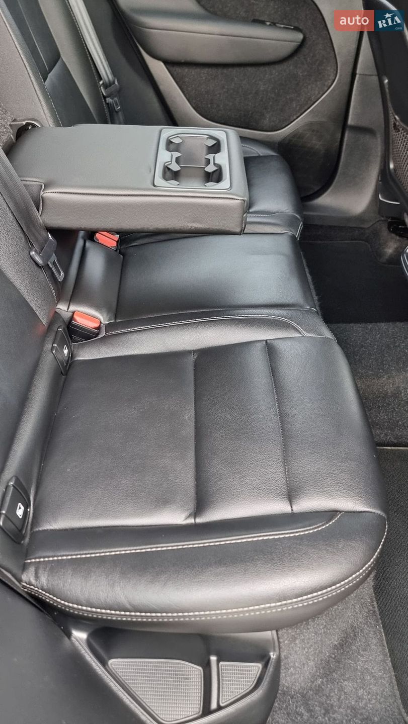 Volvo XC40 2020 VIN YV1XZ72VCM2438187 фото оголошення 36 з 71