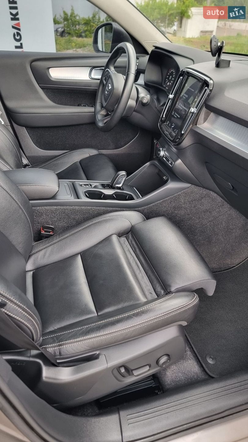 Volvo XC40 2020 VIN YV1XZ72VCM2438187 фото оголошення 42 з 71