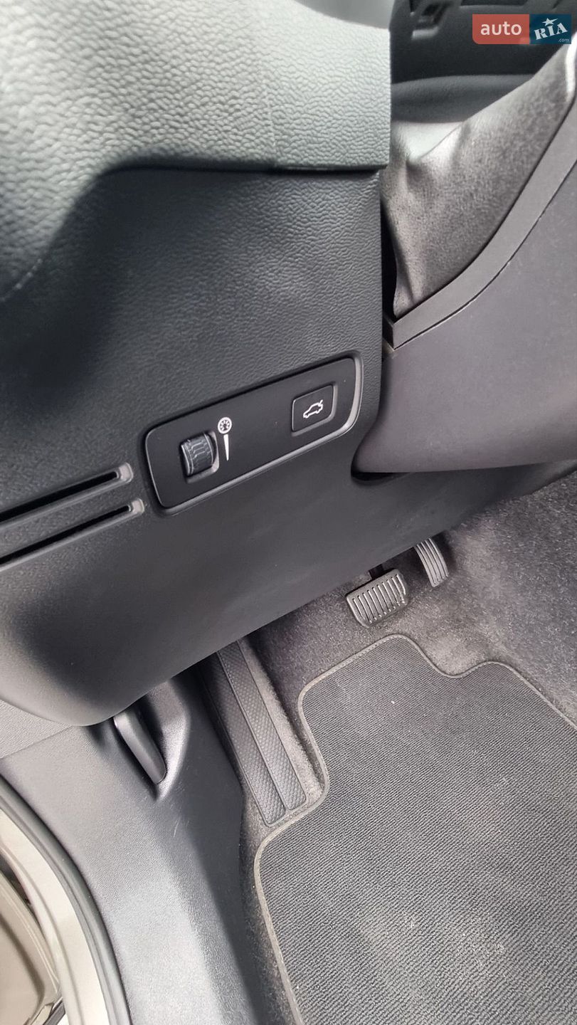 Volvo XC40 2020 VIN YV1XZ72VCM2438187 фото оголошення 30 з 71