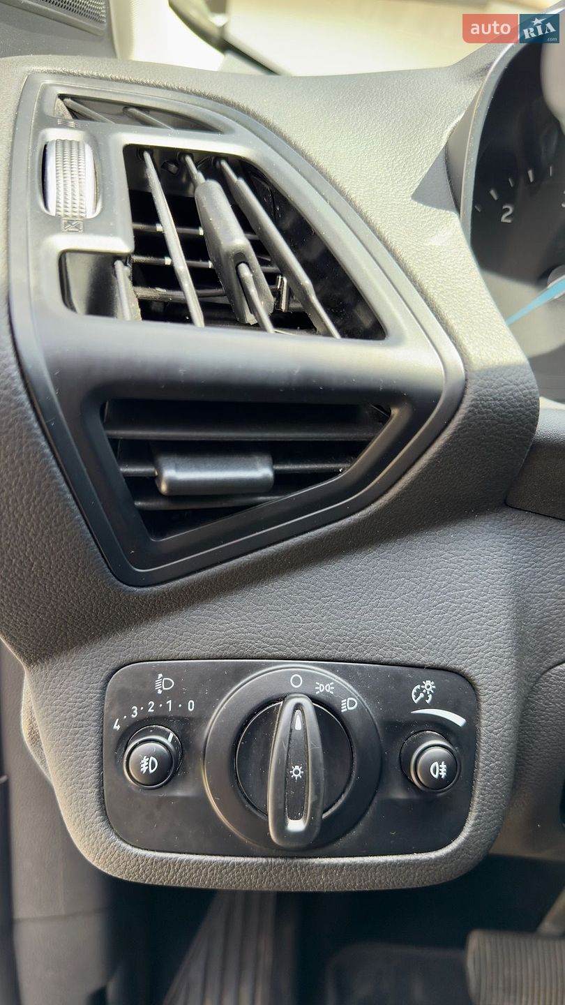 Ford Kuga 2017 VIN WF0AXXWPMAHD61802 фото оголошення 31 з 54