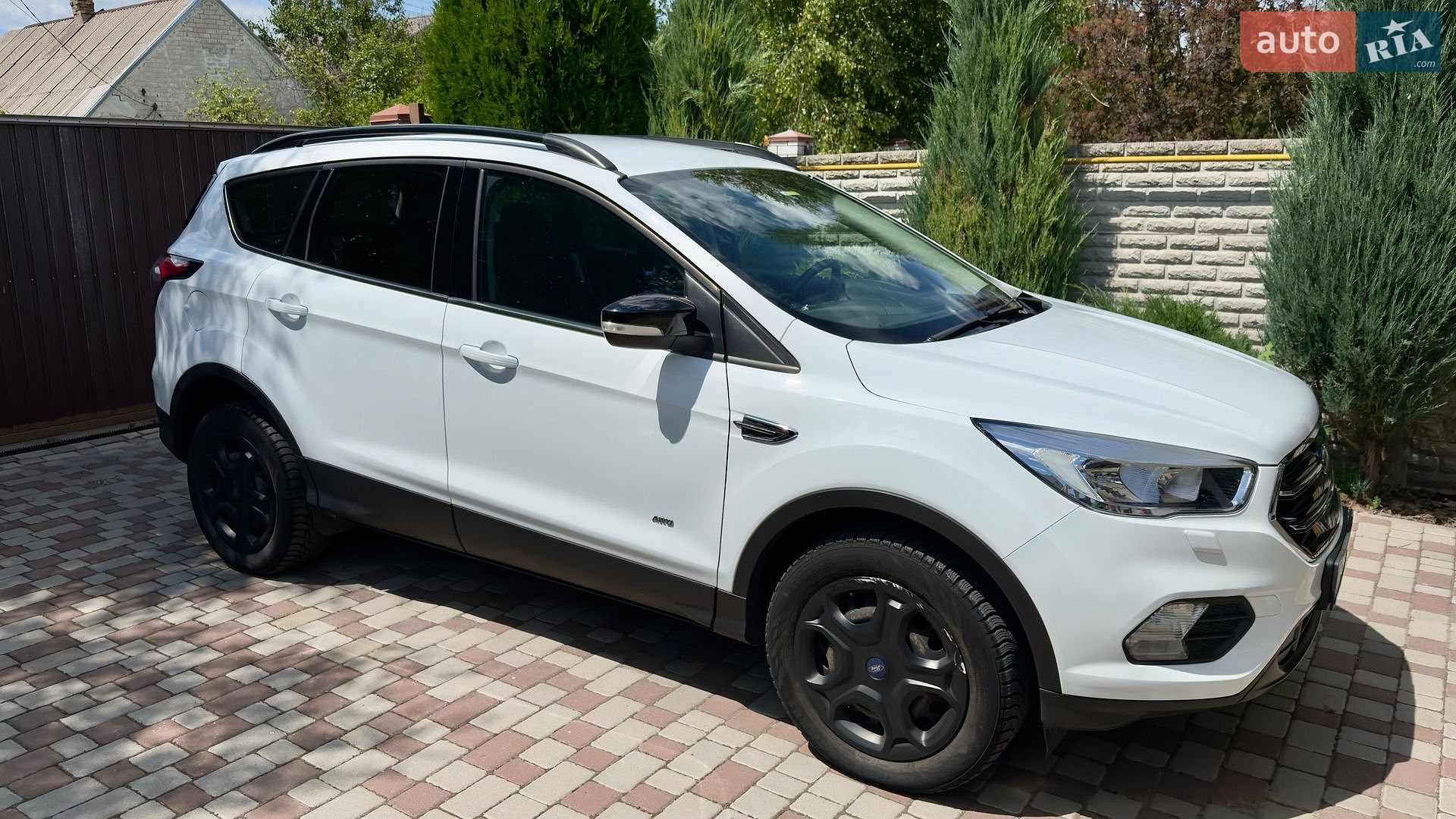 Ford Kuga 2017 VIN WF0AXXWPMAHD61802 фото оголошення 2 з 54