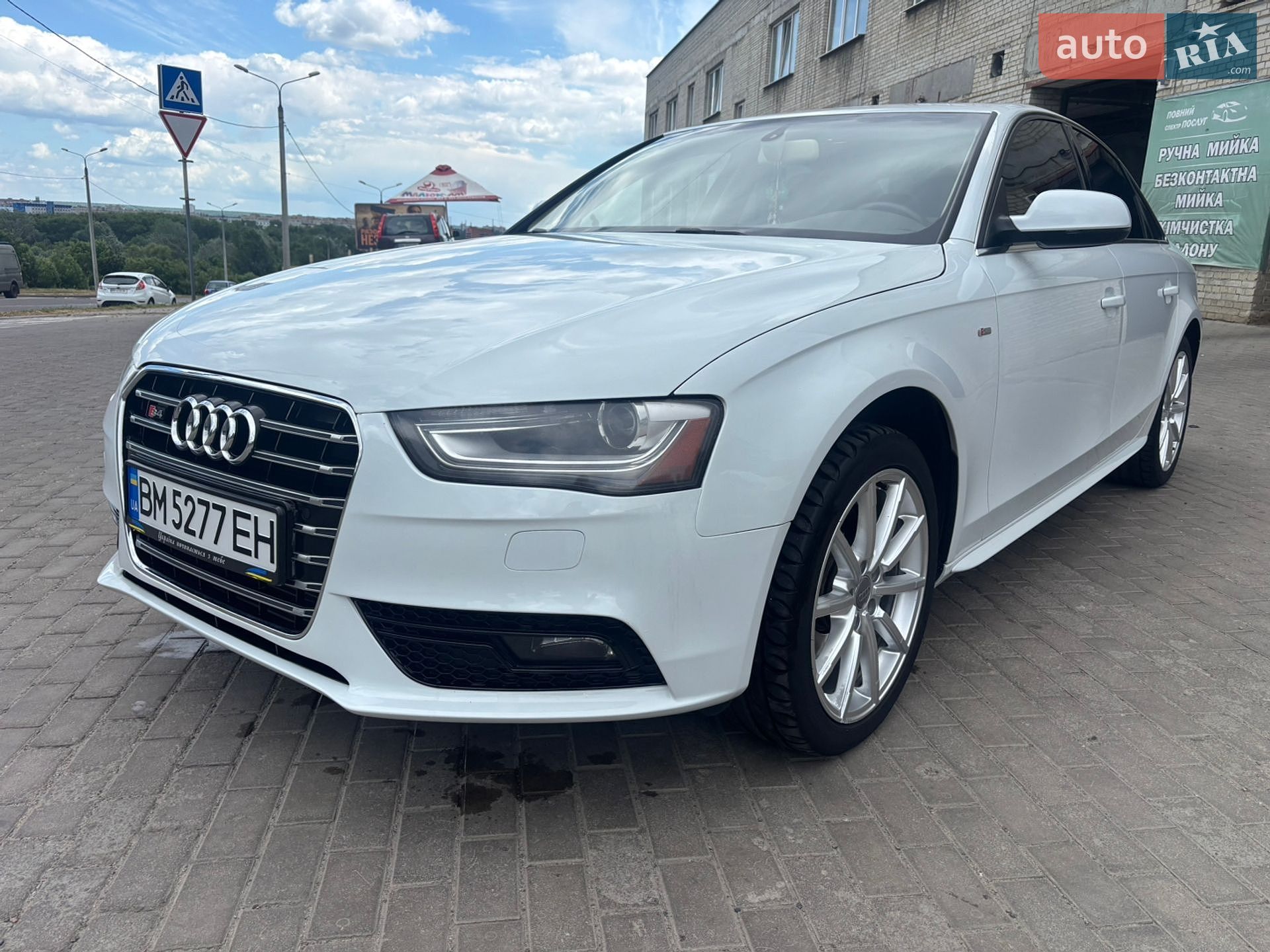 Audi A4 2015 VIN WAUBFAFL2GN015026 фото оголошення 8 з 14
