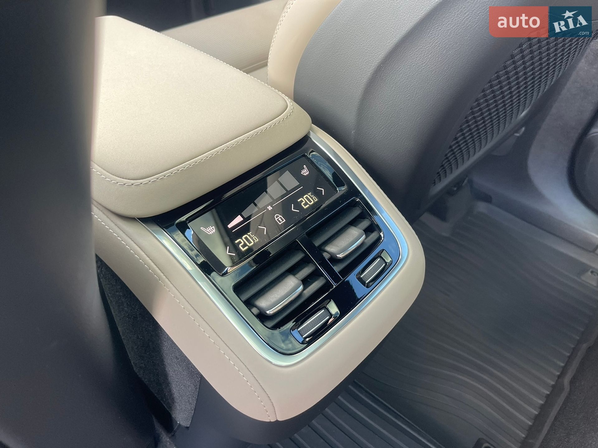 Volvo Xc90 2025 VIN YV1LFM1V9S1390908 фото оголошення 29 з 34