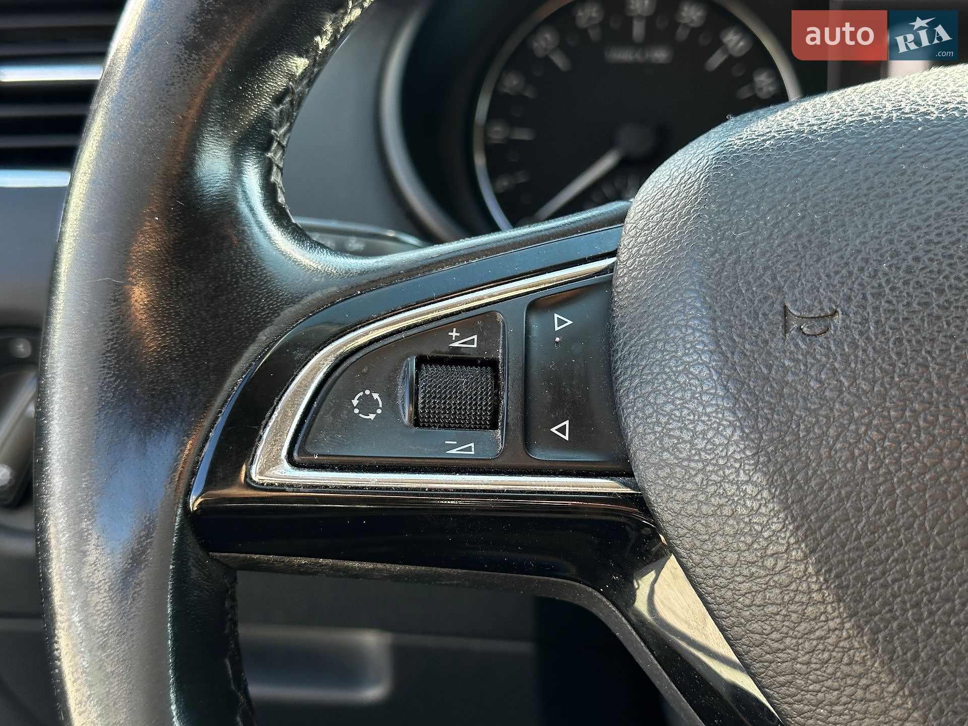 Skoda Octavia 2014 VIN TMBJG9NE9F0012312 фото оголошення 25 з 43