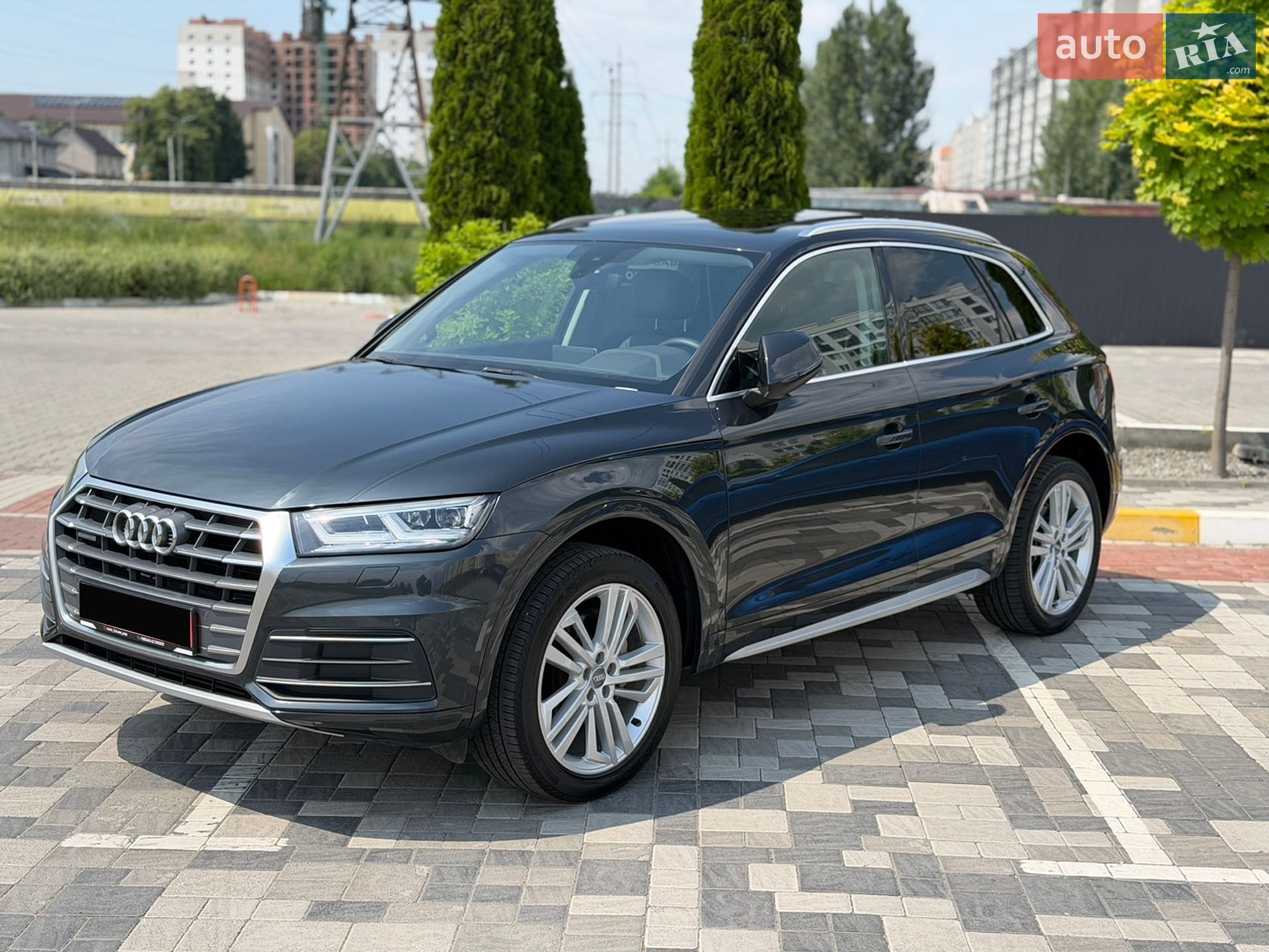 Audi Q5 2018 VIN WA1BNAFY5J2133219 фото оголошення 2 з 39