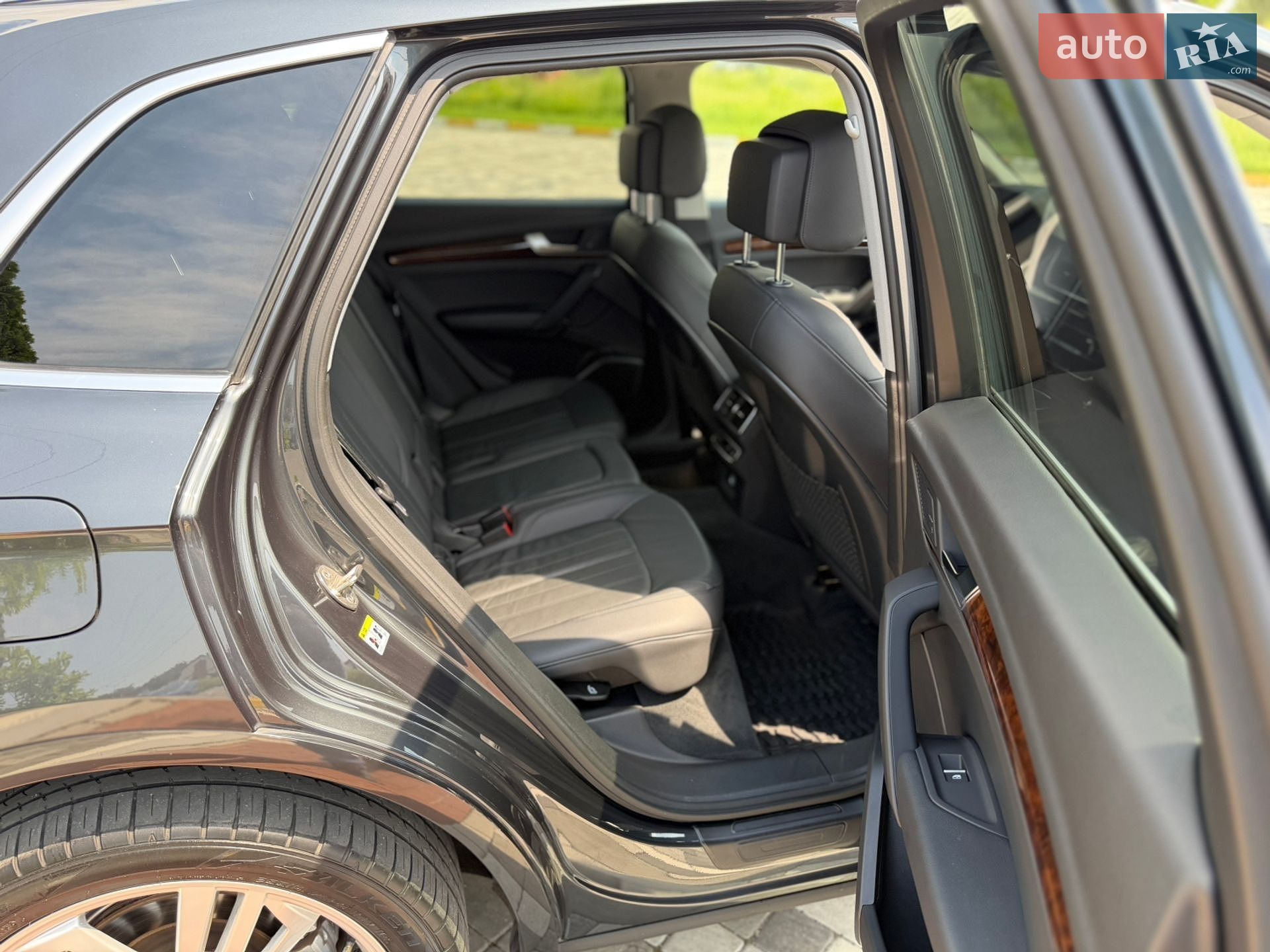 Audi Q5 2018 VIN WA1BNAFY5J2133219 фото оголошення 20 з 39