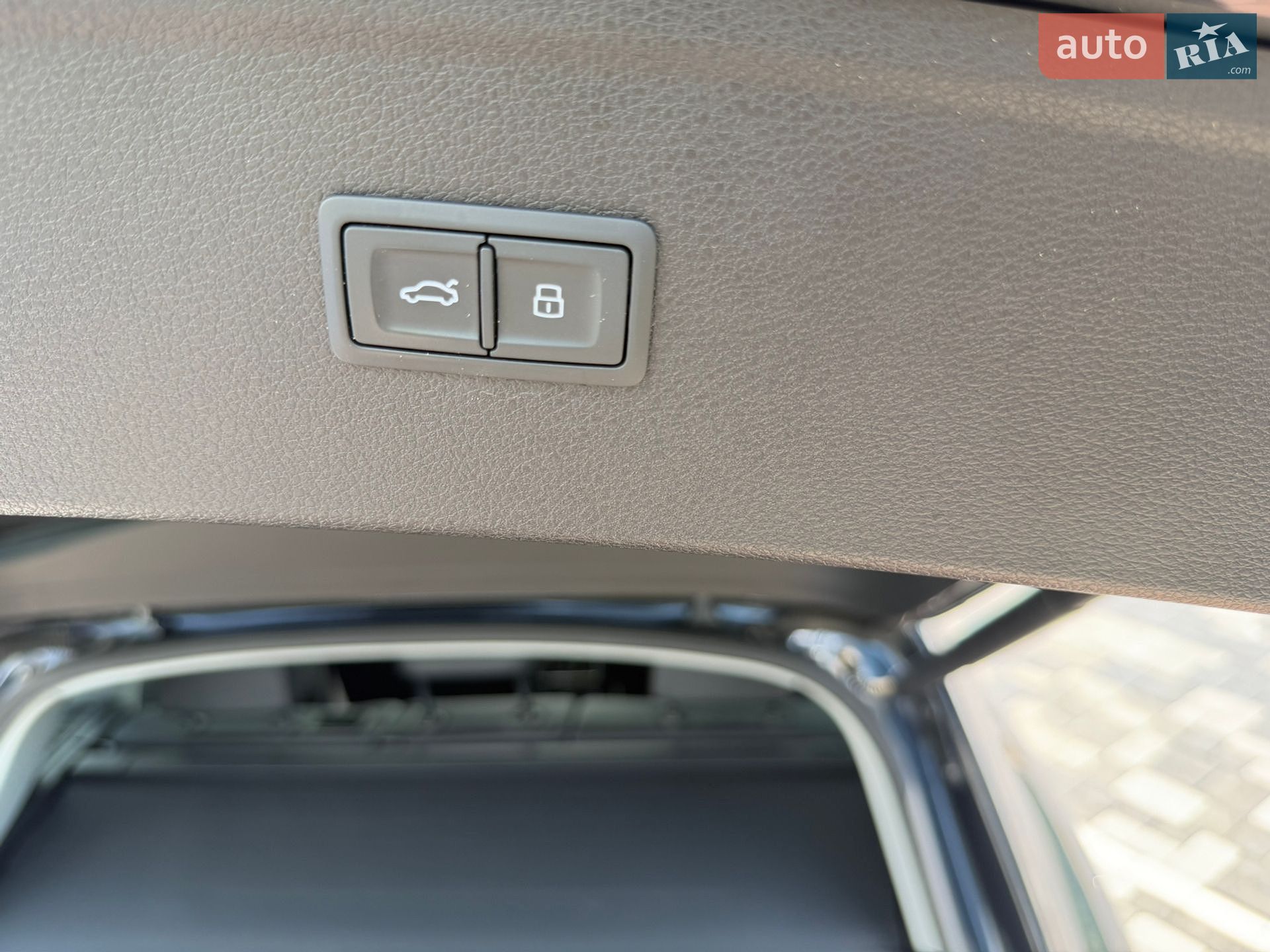 Audi Q5 2018 VIN WA1BNAFY5J2133219 фото оголошення 21 з 39