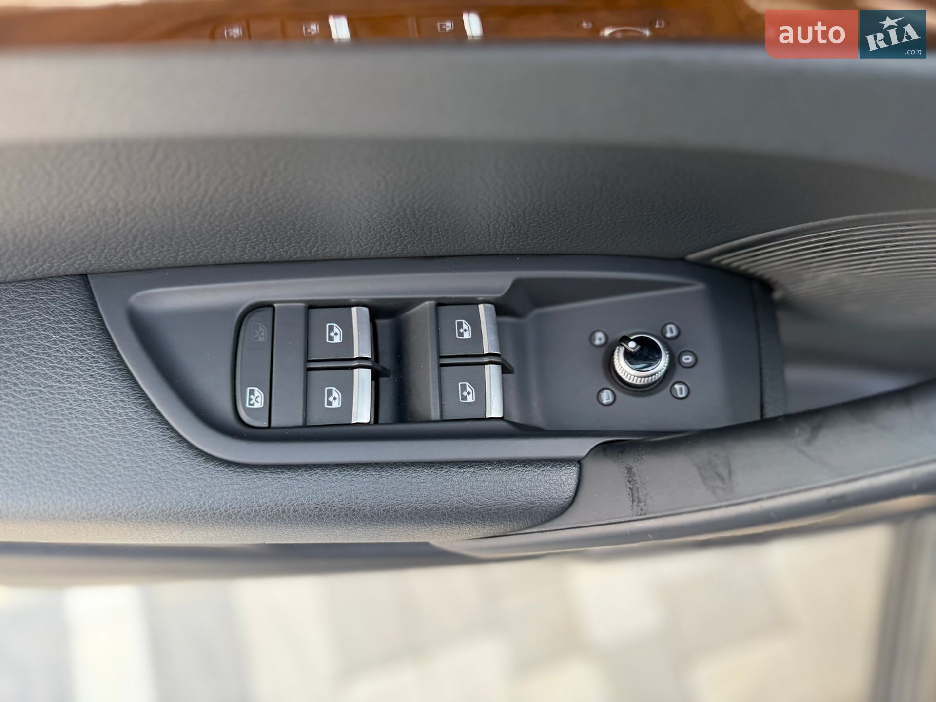 Audi Q5 2018 VIN WA1BNAFY5J2133219 фото оголошення 26 з 39