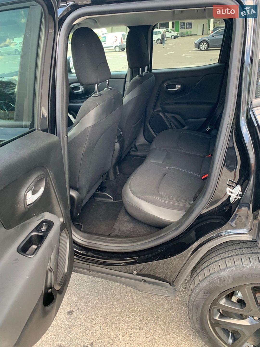 Jeep Renegade 2023 VIN ZACNJDB12PPP54678 фото оголошення 13 з 18