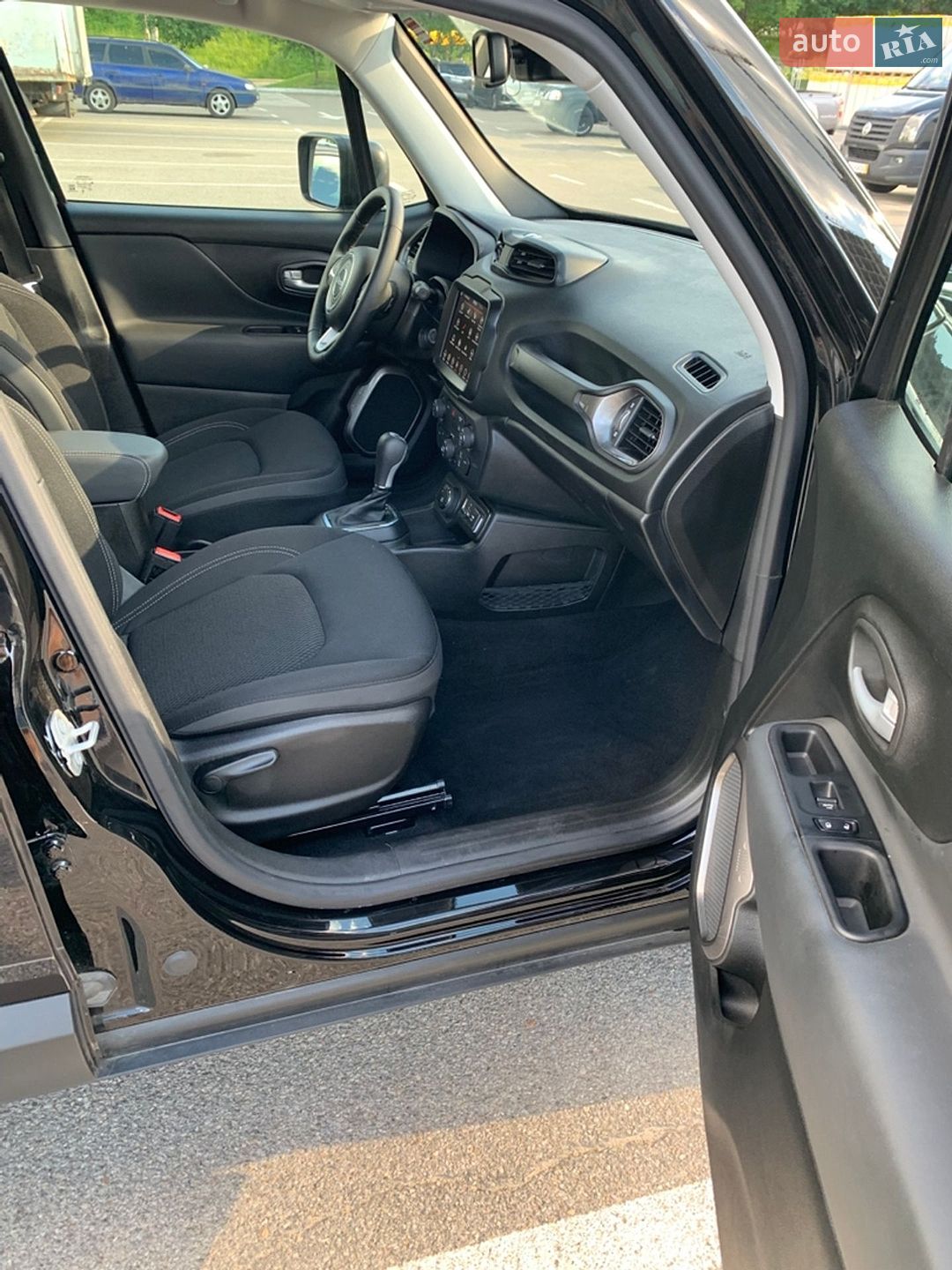 Jeep Renegade 2023 VIN ZACNJDB12PPP54678 фото оголошення 14 з 18