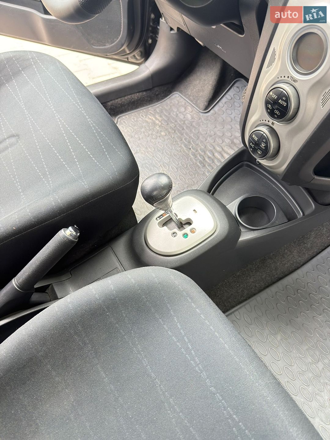 Toyota Yaris 2006 VIN VNKKL96300A082710 фото оголошення 9 з 16