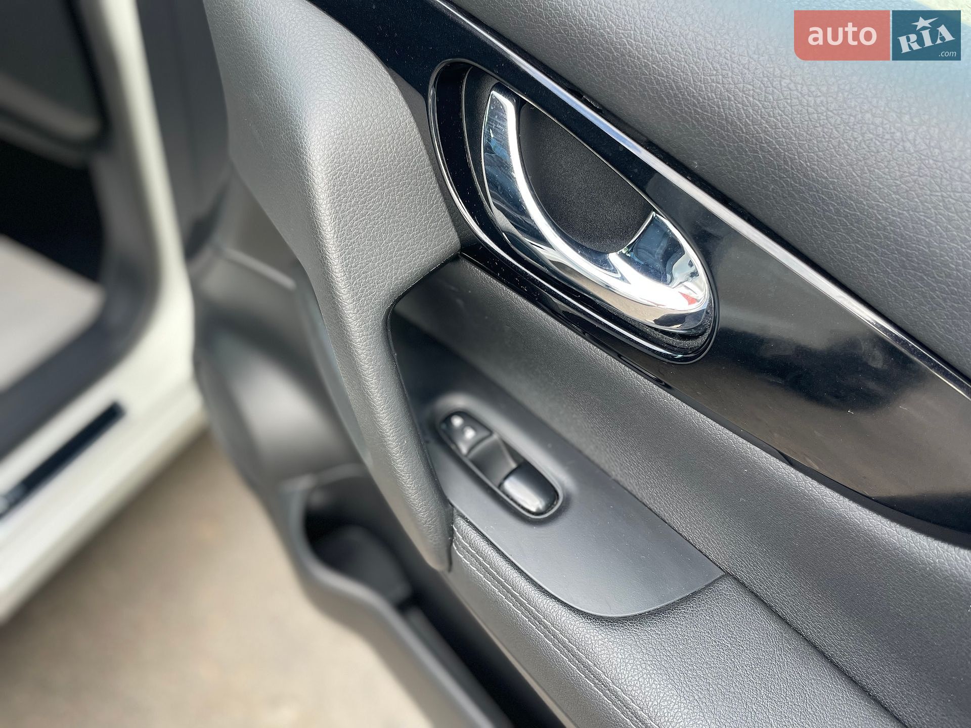 Nissan Qashqai 2016 VIN SJNFDAJ11U1829193 фото оголошення 70 з 141
