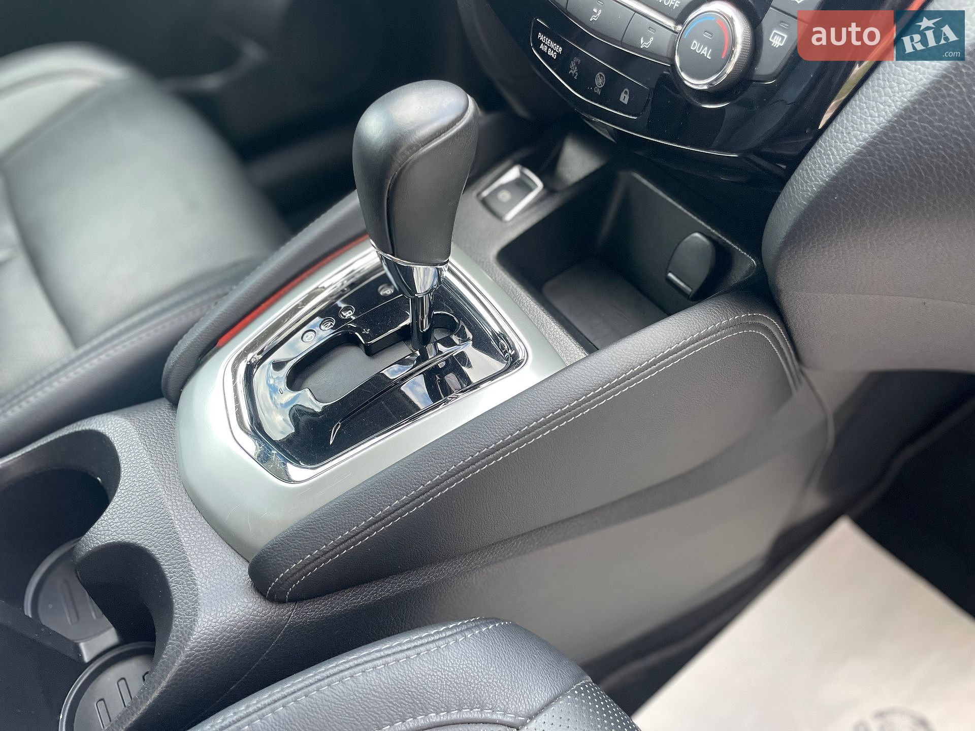 Nissan Qashqai 2016 VIN SJNFDAJ11U1829193 фото оголошення 74 з 141