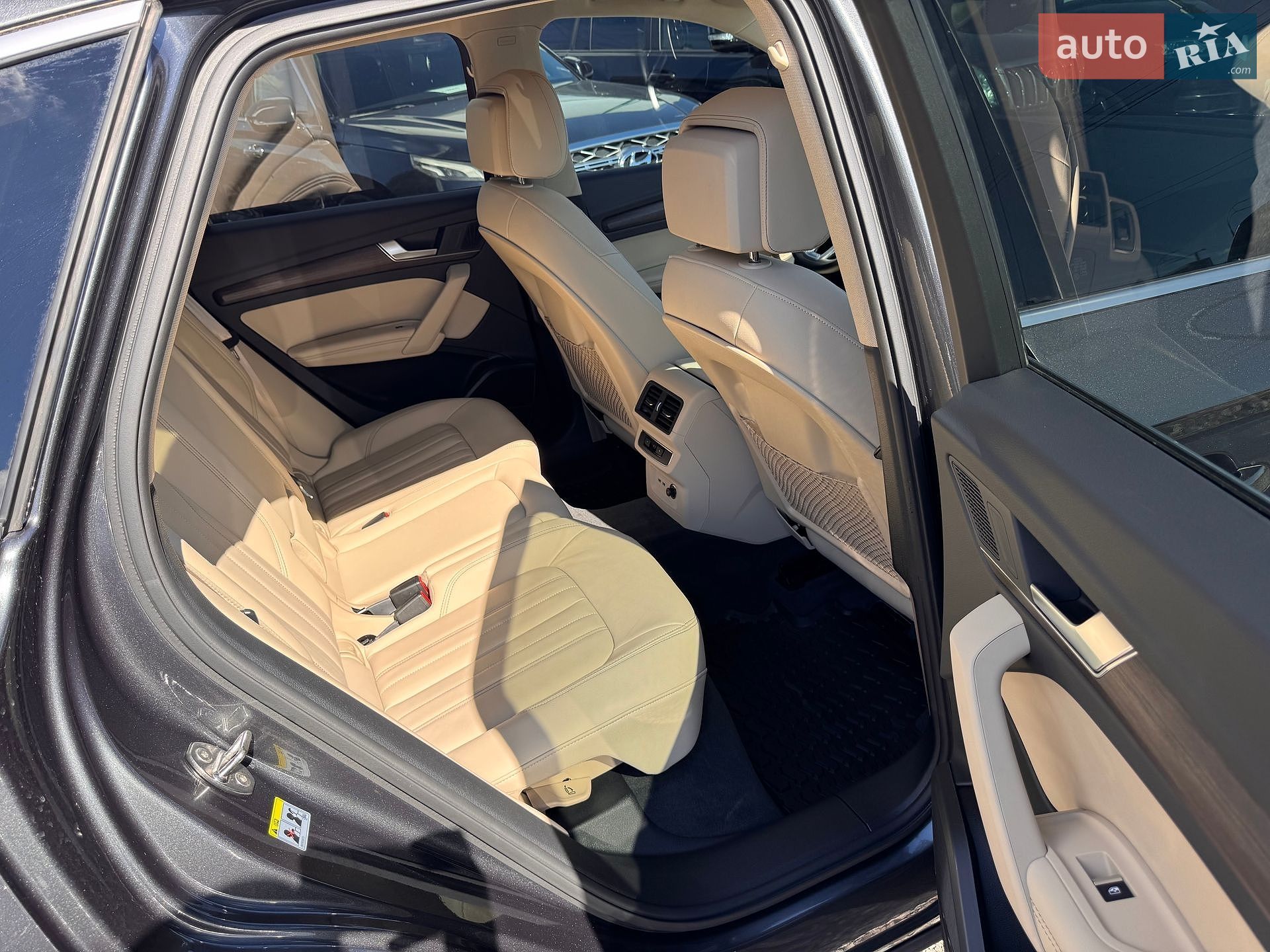 Audi Q5 2022 VIN WA1EAAFY0N2066964 фото оголошення 17 з 41
