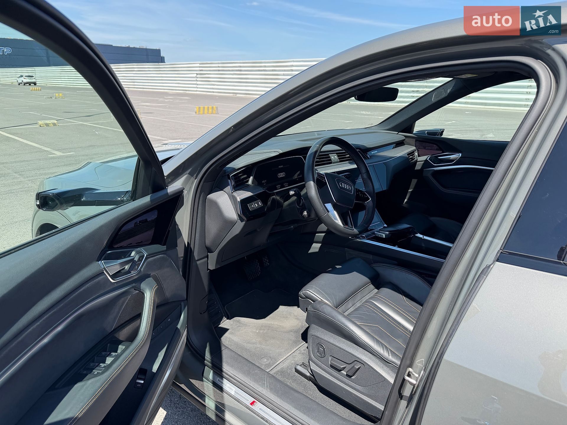 Audi e-tron Sportback 2022 VIN WAUZZZGE6NB031409 фото оголошення 16 з 33