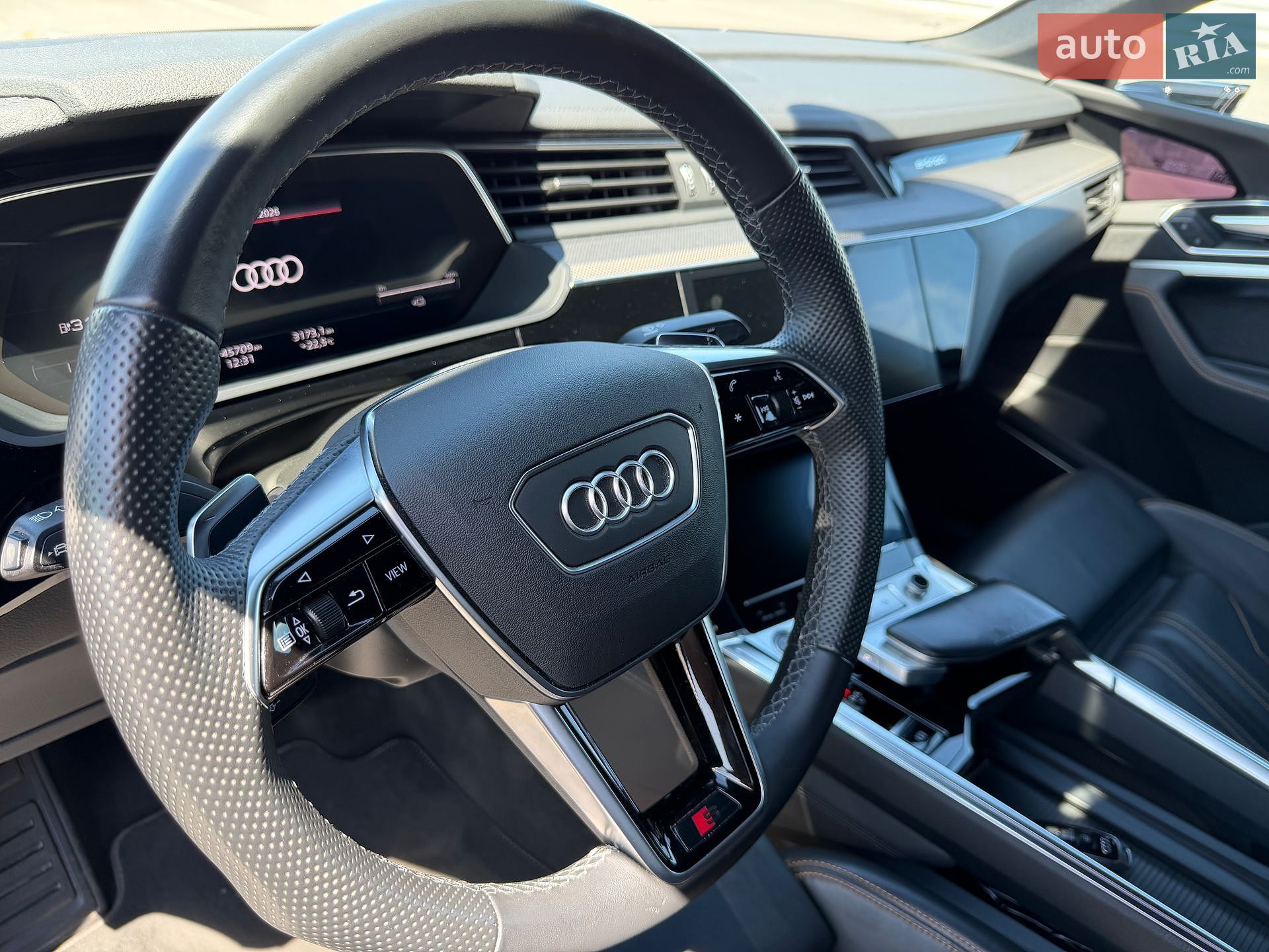 Audi e-tron Sportback 2022 VIN WAUZZZGE6NB031409 фото оголошення 28 з 33