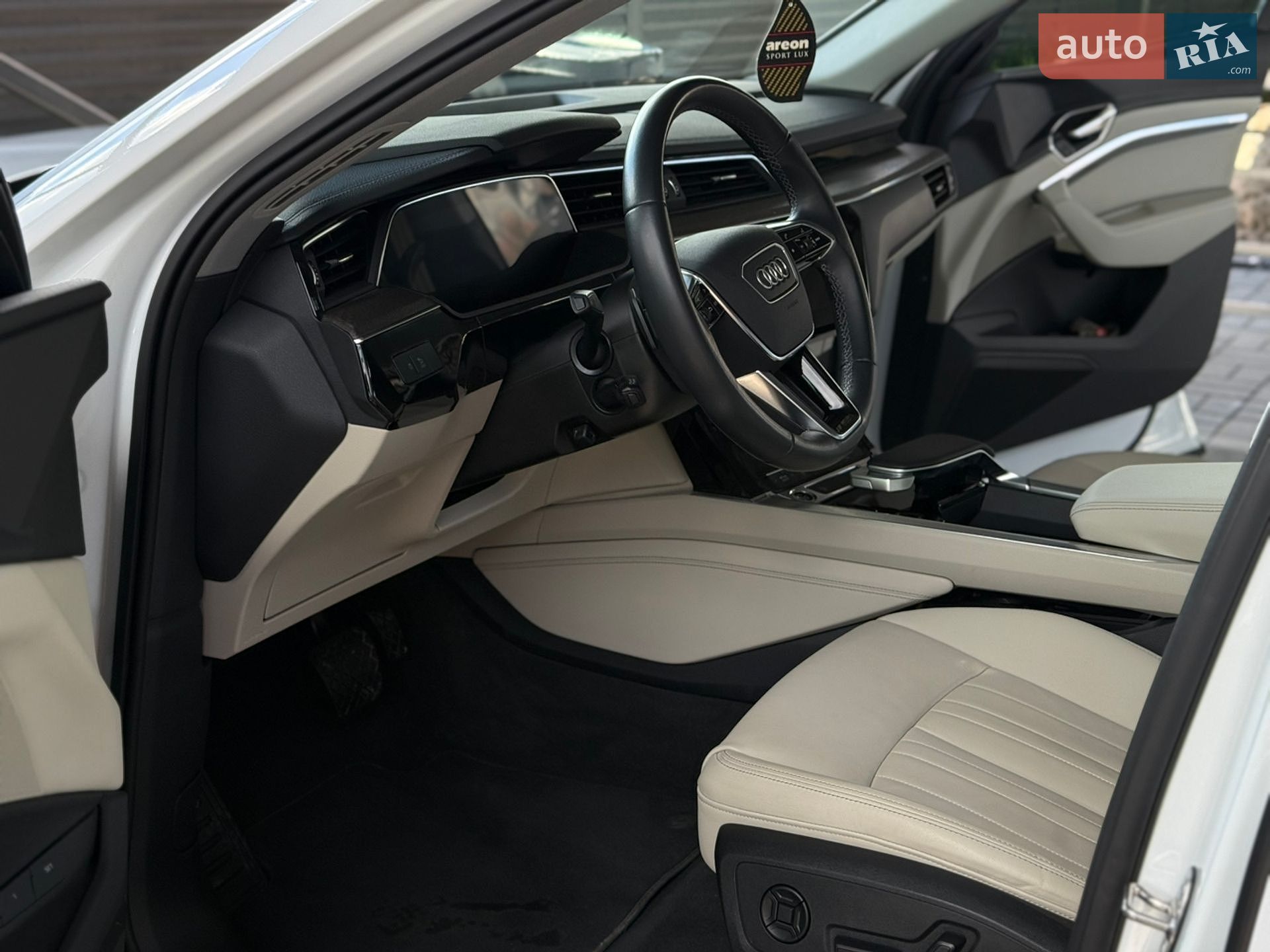 Audi e-tron Sportback 2021 VIN WA11AAGE0NB020294 фото оголошення 25 з 48