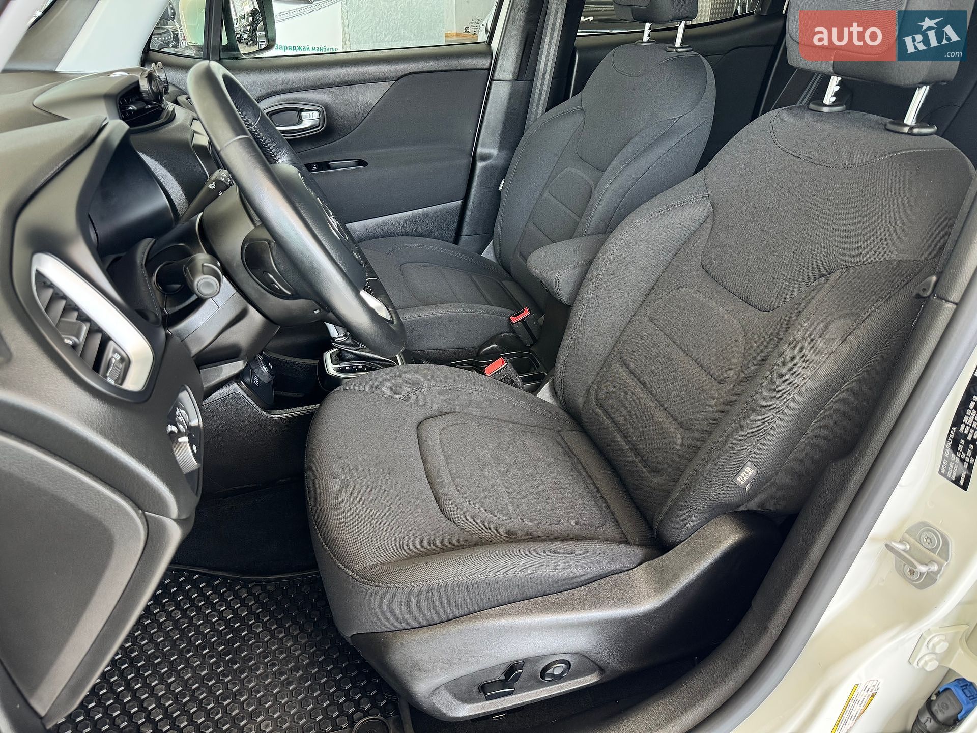 Jeep Renegade 2021 VIN ZACNJDBB4MPM59523 фото оголошення 8 з 21