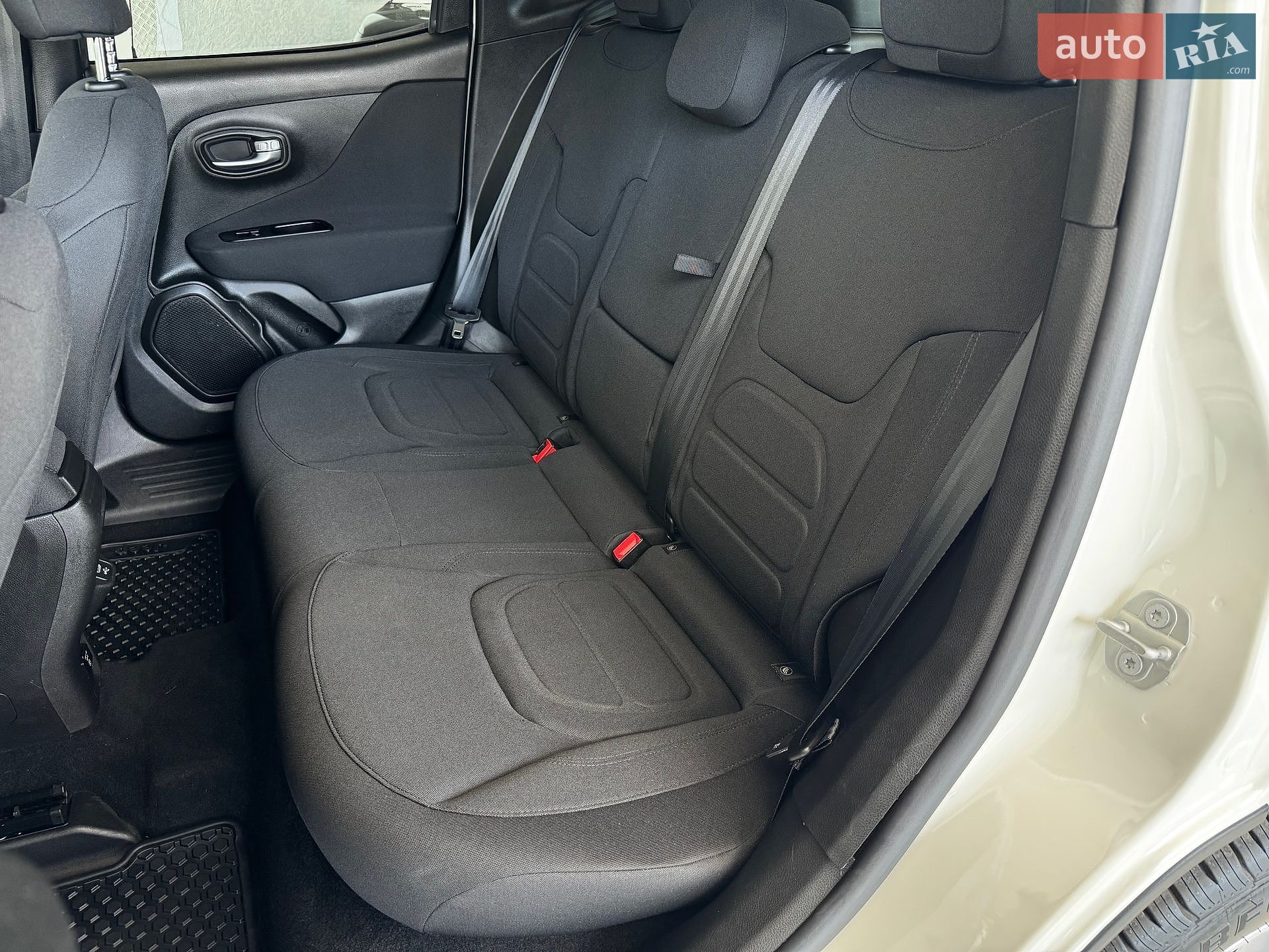 Jeep Renegade 2021 VIN ZACNJDBB4MPM59523 фото оголошення 9 з 21