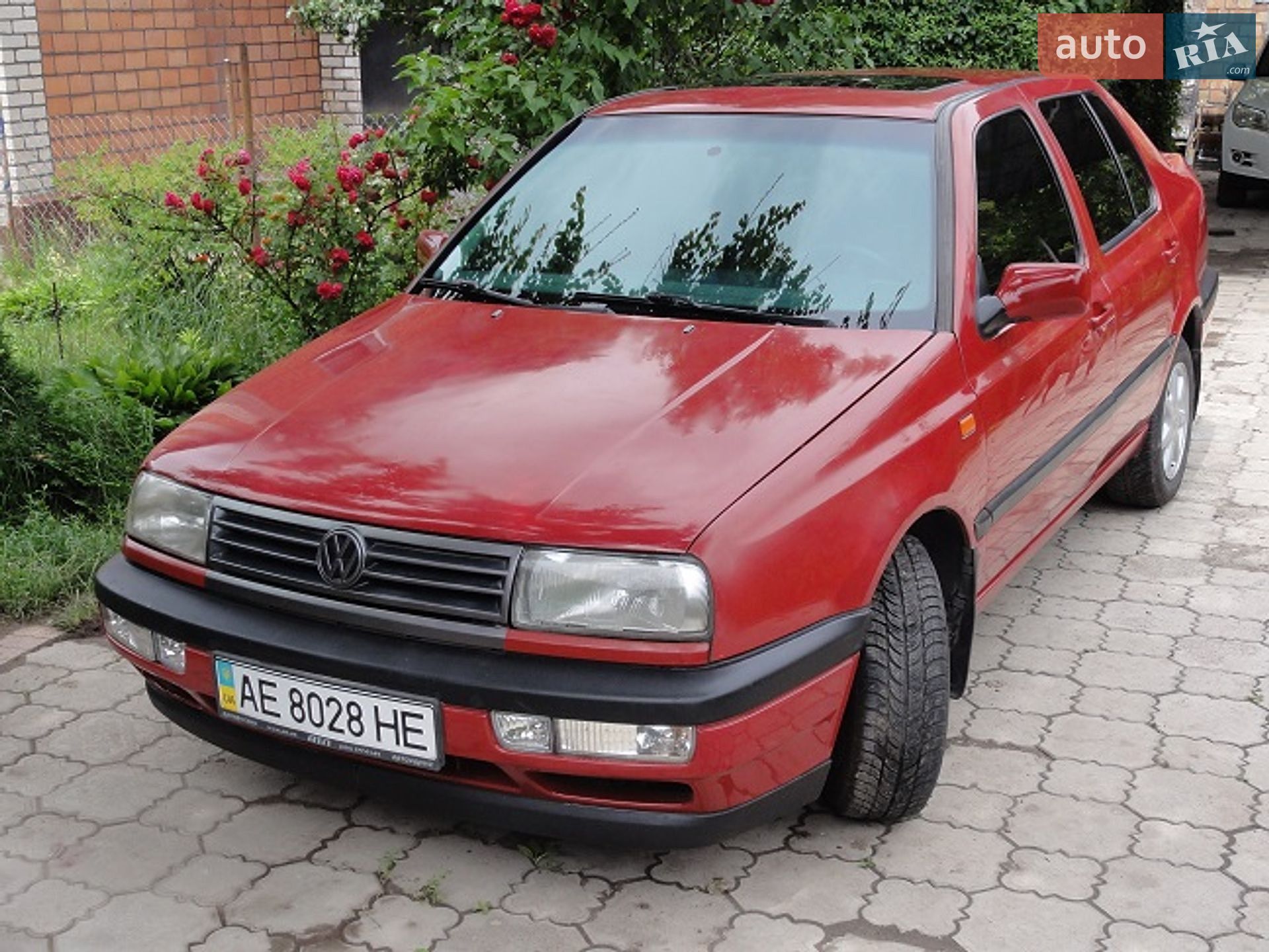 Volkswagen Vento 1993 VIN WVWZZZ1YZPW563364 фото оголошення 2 з 15