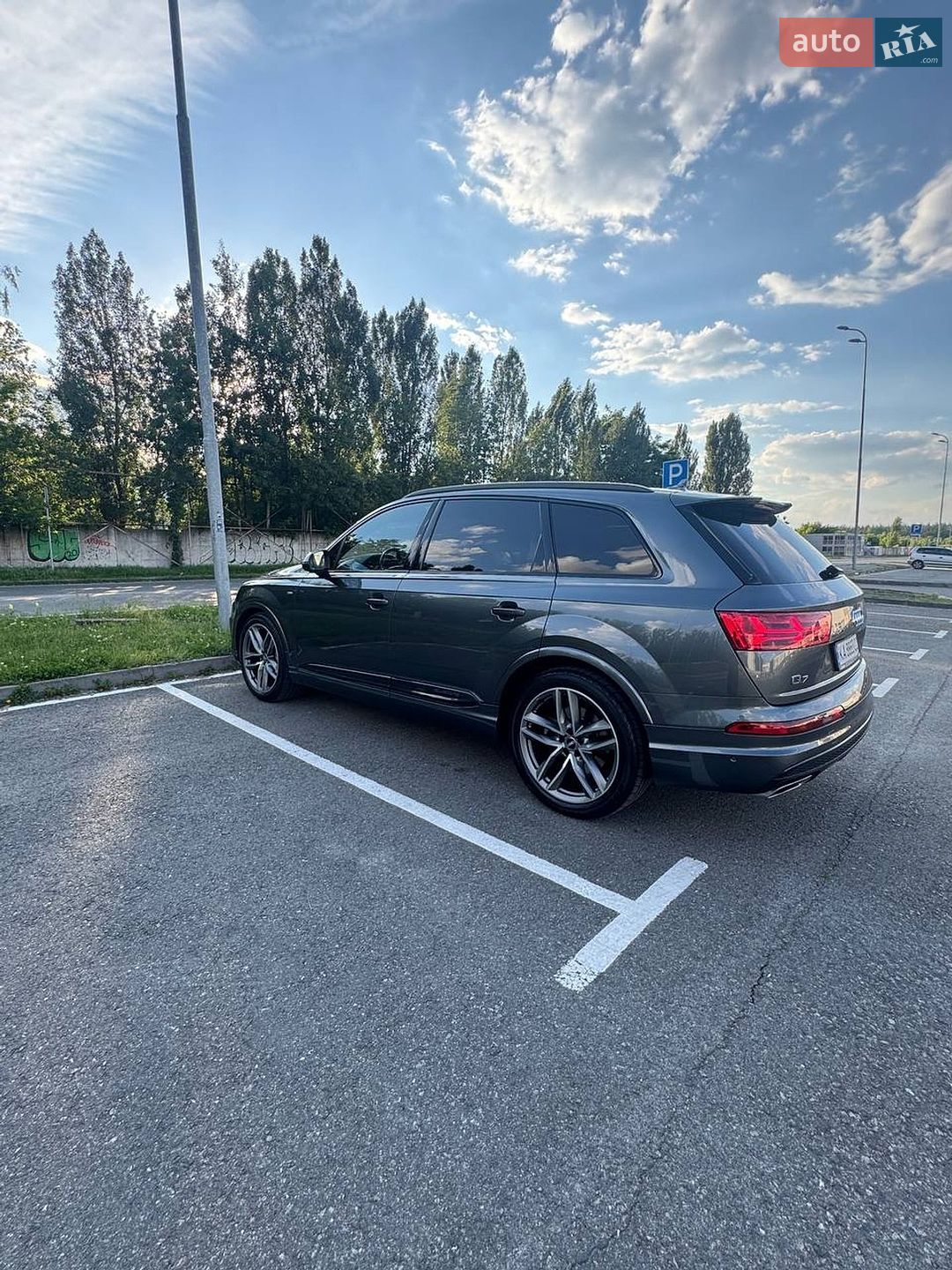 Audi Q7 2016 VIN WAUZZZ4M5HD005145 фото оголошення 5 з 20