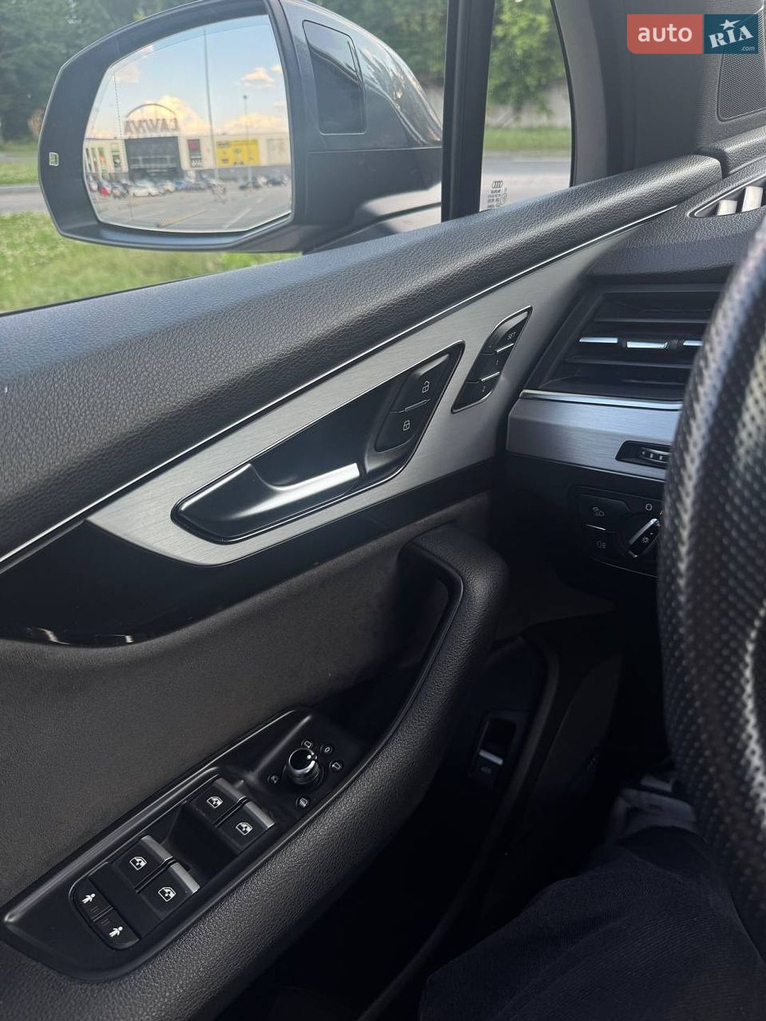 Audi Q7 2016 VIN WAUZZZ4M5HD005145 фото оголошення 8 з 20