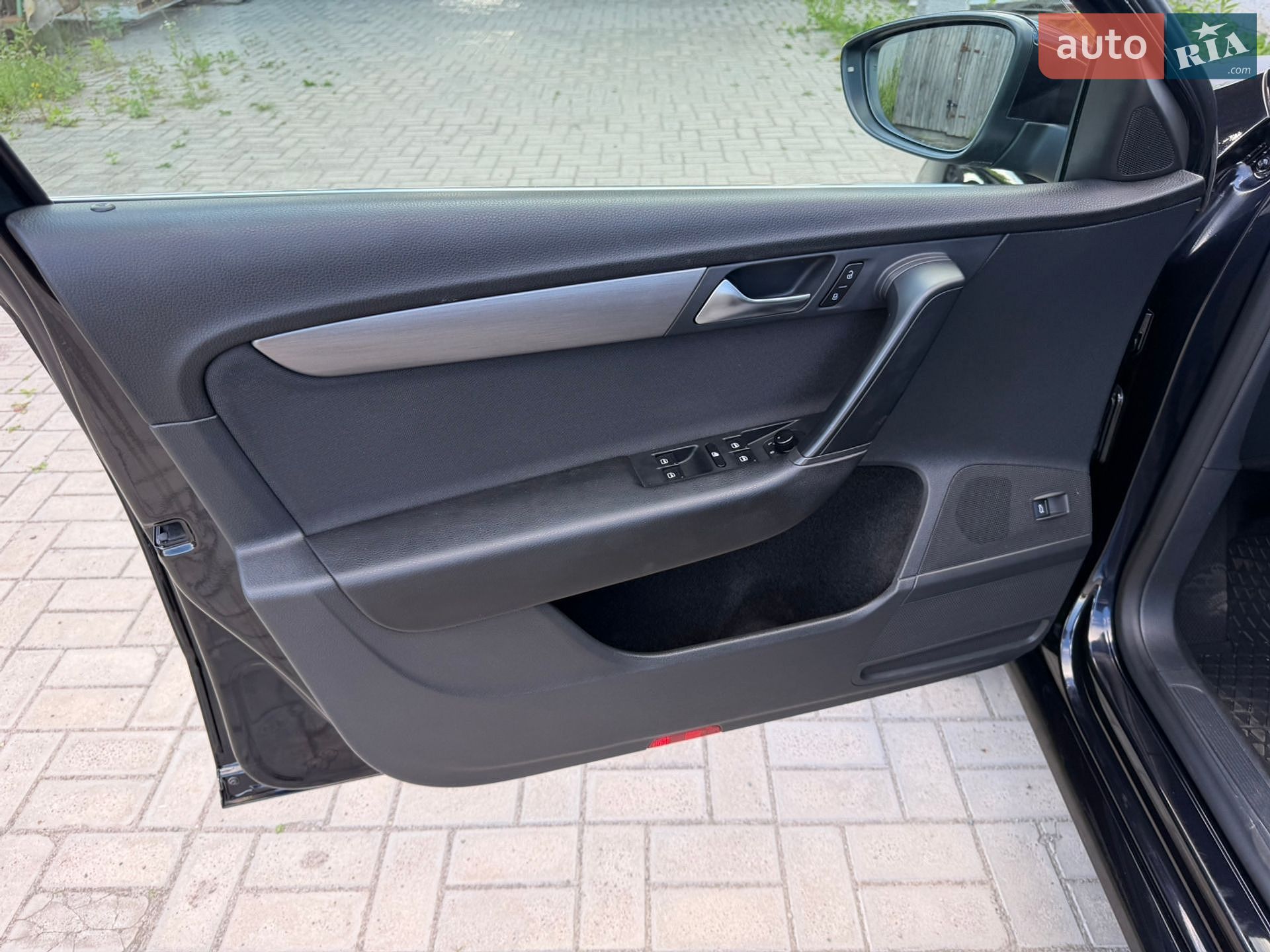 Volkswagen Passat 2011 VIN WVWZZZ3CZCE023167 фото оголошення 31 з 47