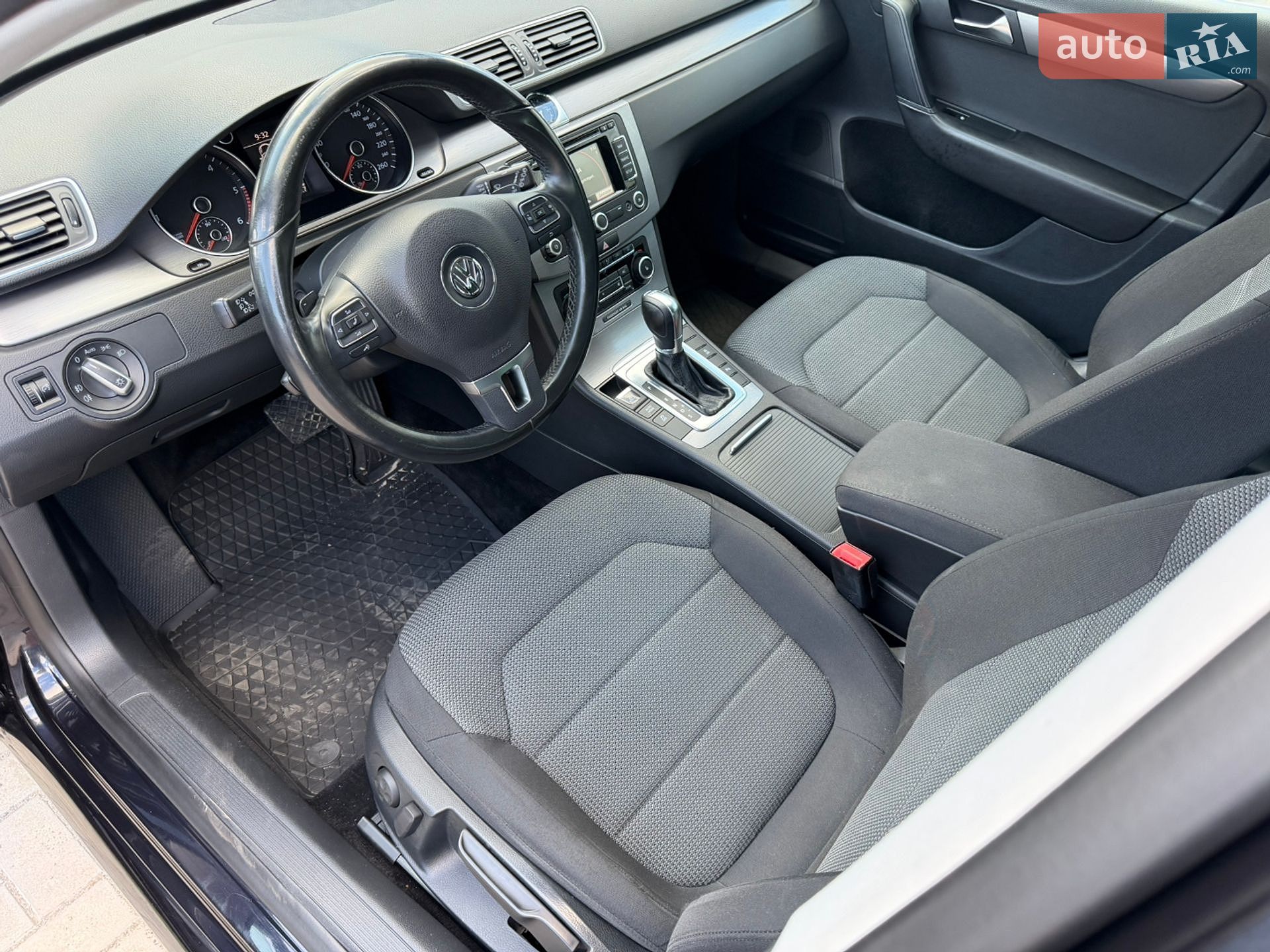 Volkswagen Passat 2011 VIN WVWZZZ3CZCE023167 фото оголошення 32 з 47