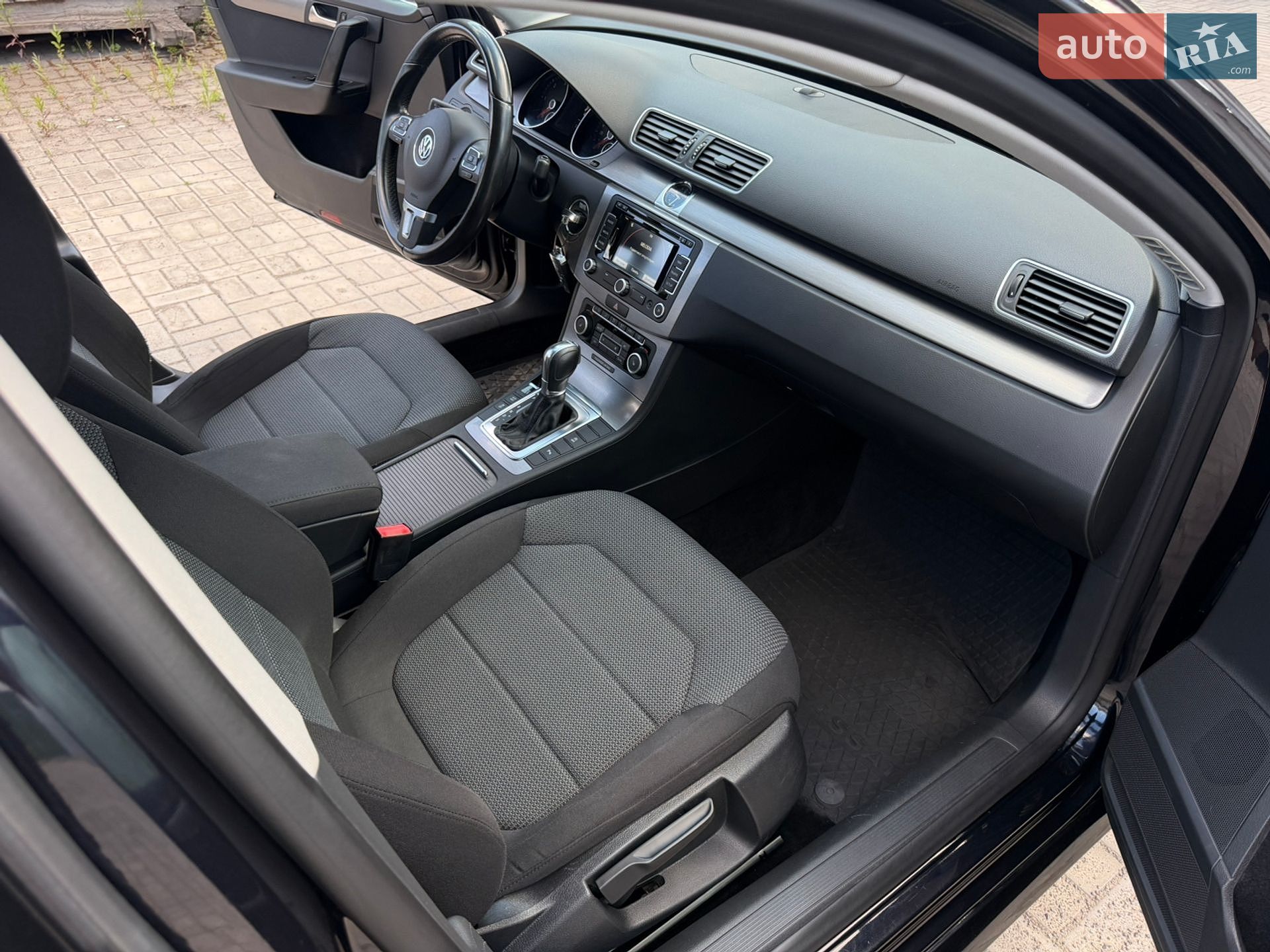 Volkswagen Passat 2011 VIN WVWZZZ3CZCE023167 фото оголошення 39 з 47