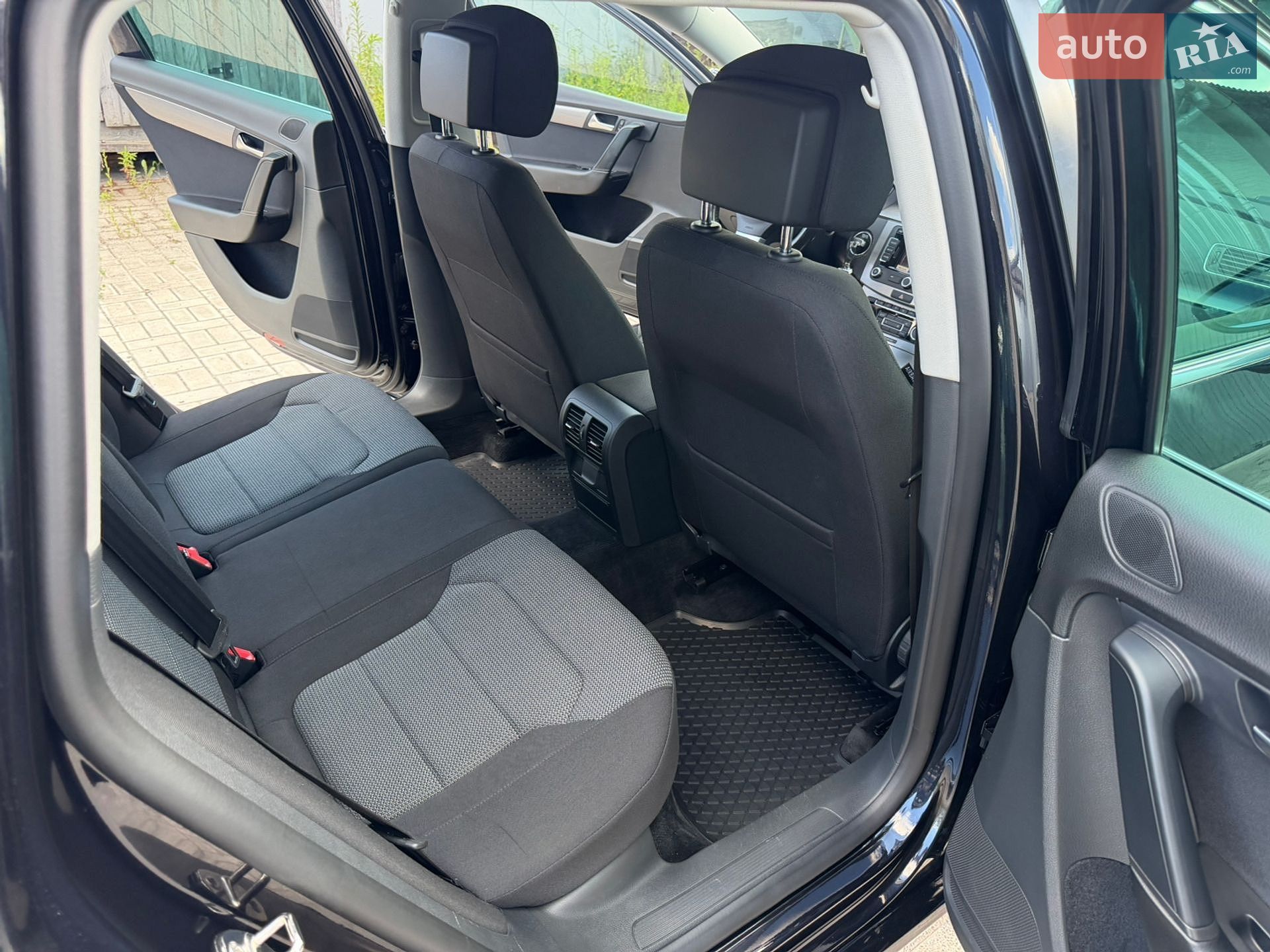 Volkswagen Passat 2011 VIN WVWZZZ3CZCE023167 фото оголошення 40 з 47
