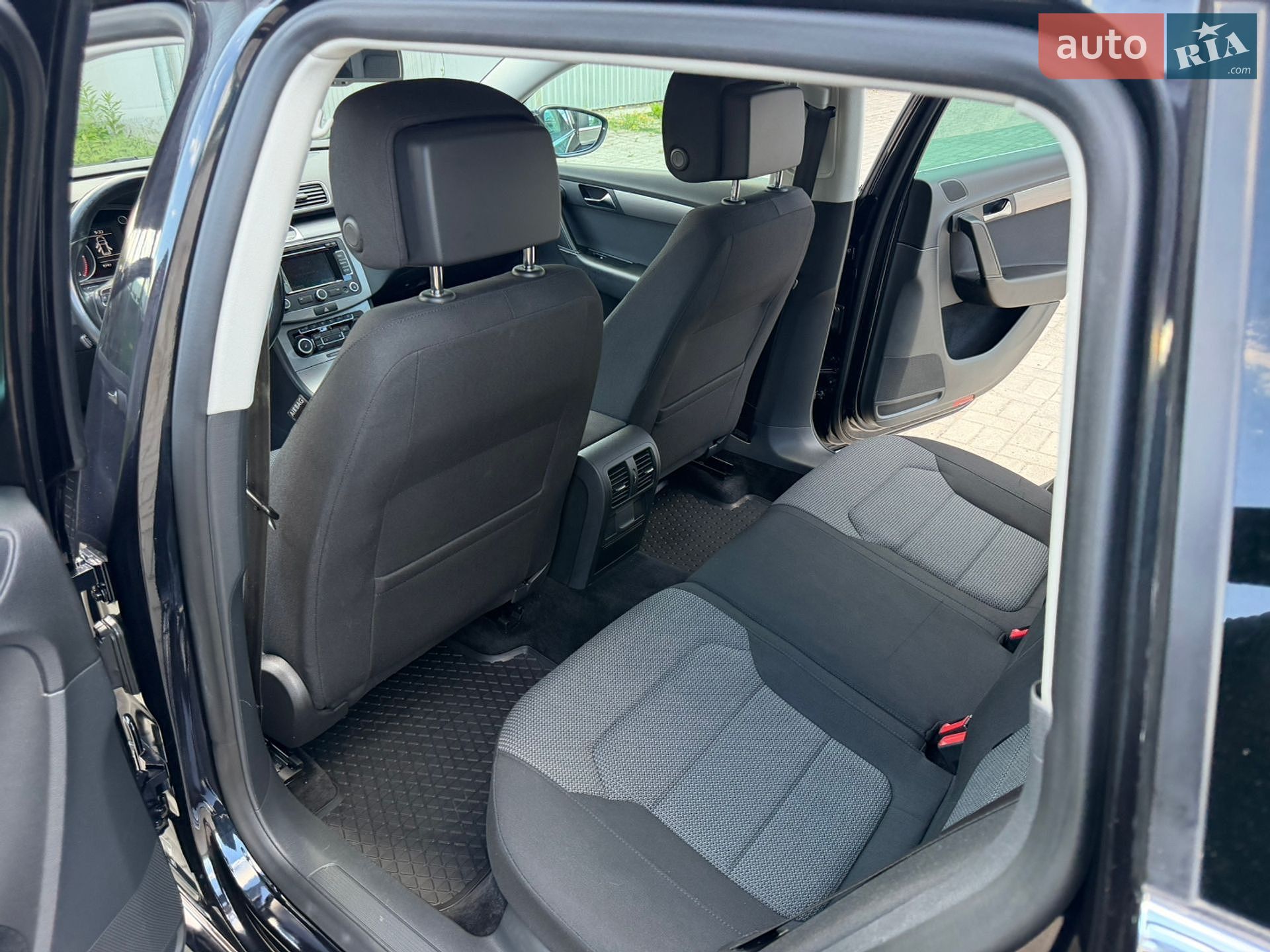 Volkswagen Passat 2011 VIN WVWZZZ3CZCE023167 фото оголошення 44 з 47