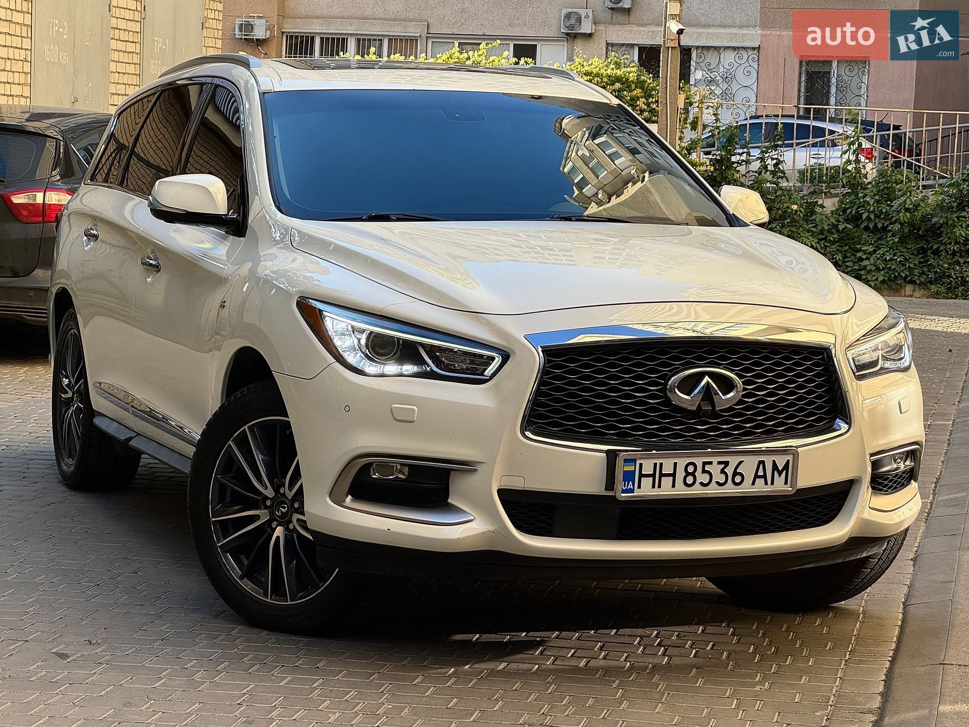 Infiniti QX60 2016 VIN 5N1AL0MM8GC527717 фото оголошення 2 з 27