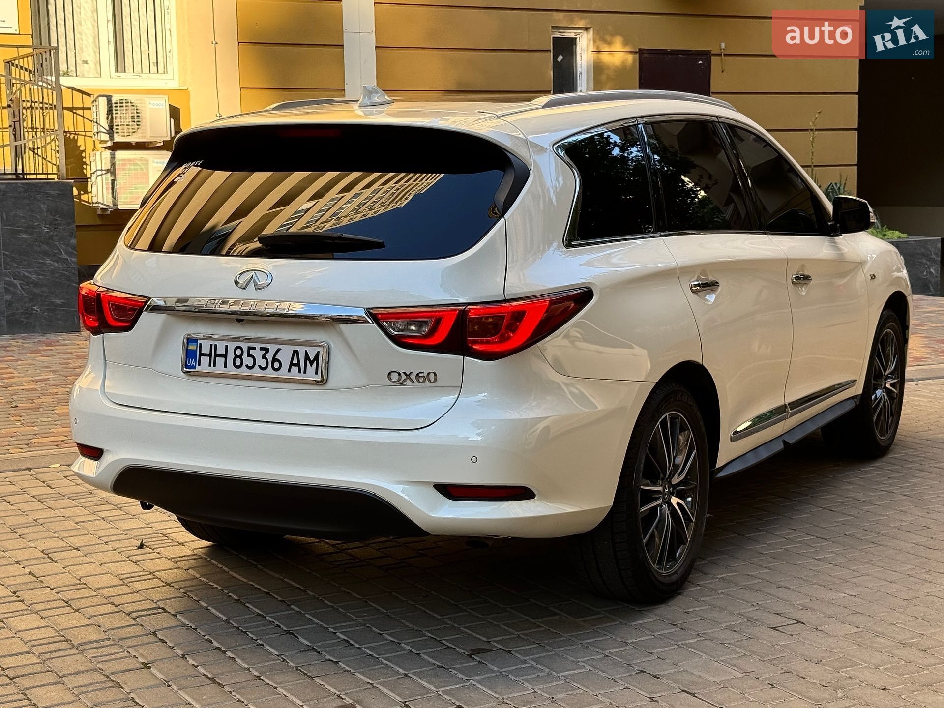 Infiniti QX60 2016 VIN 5N1AL0MM8GC527717 фото оголошення 12 з 27