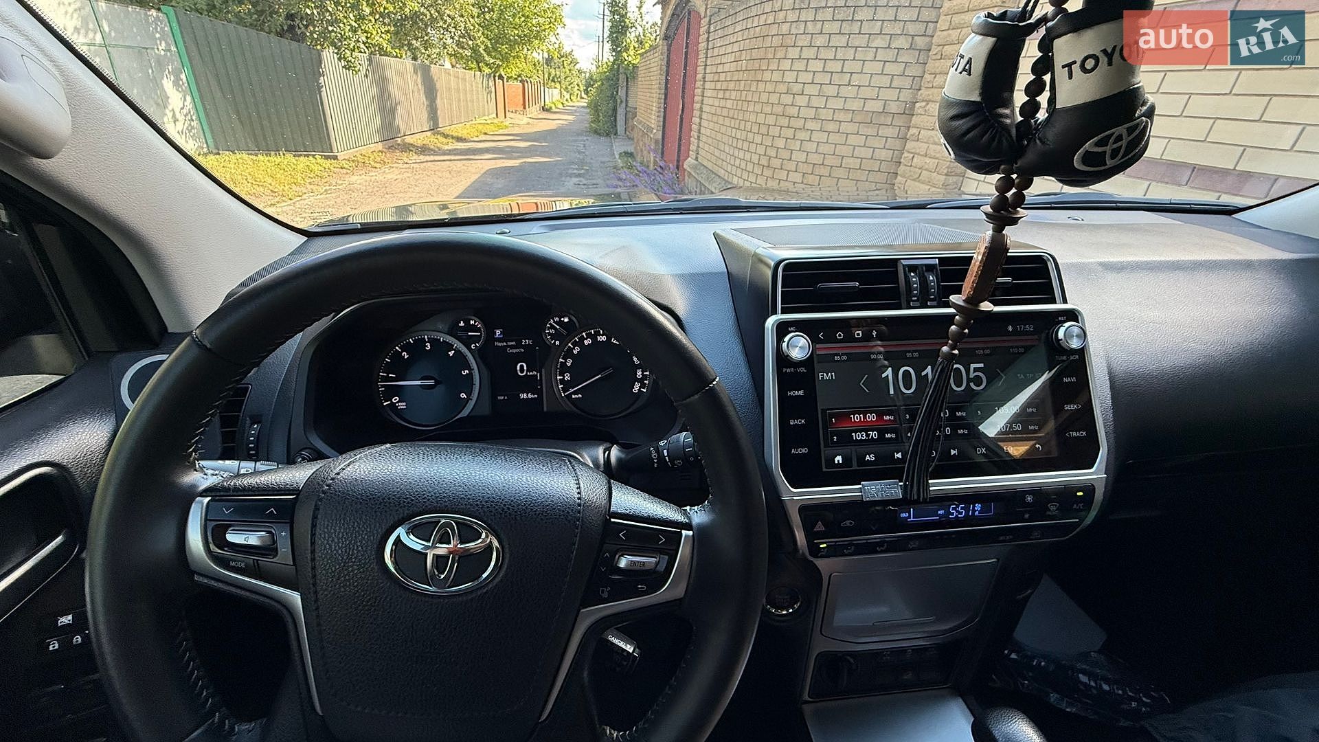 Toyota Land Cruiser Prado 2019 VIN JTEBR3FJ50K150430 фото оголошення 11 з 26