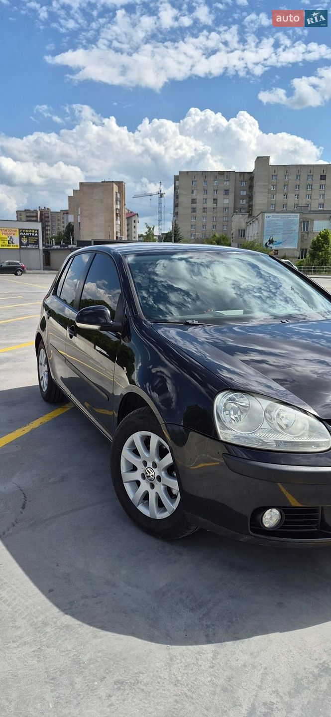 Volkswagen Golf 2004 VIN WVWZZZ1KZ5P040017 фото оголошення 2 з 17