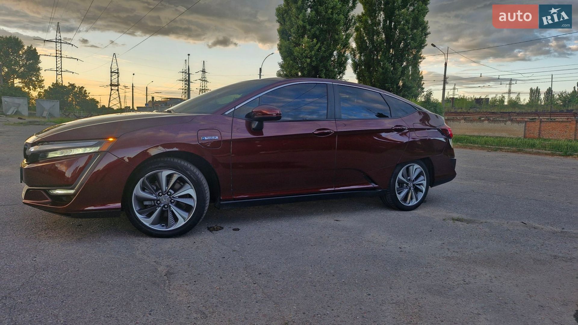 Honda Clarity 2018 VIN JHMZC5F10JC022526 фото оголошення 3 з 35