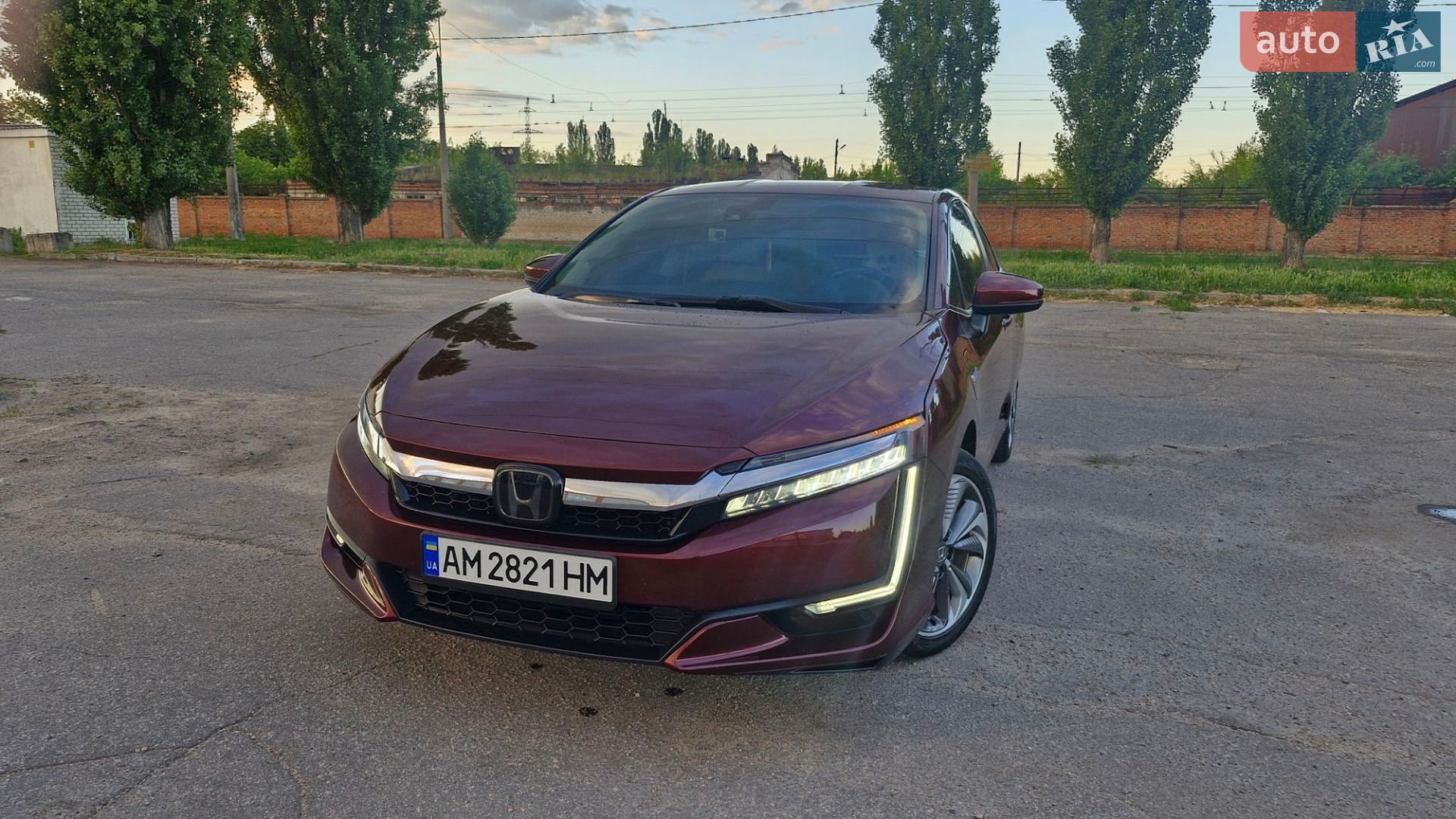 Honda Clarity 2018 VIN JHMZC5F10JC022526 фото оголошення 2 з 35