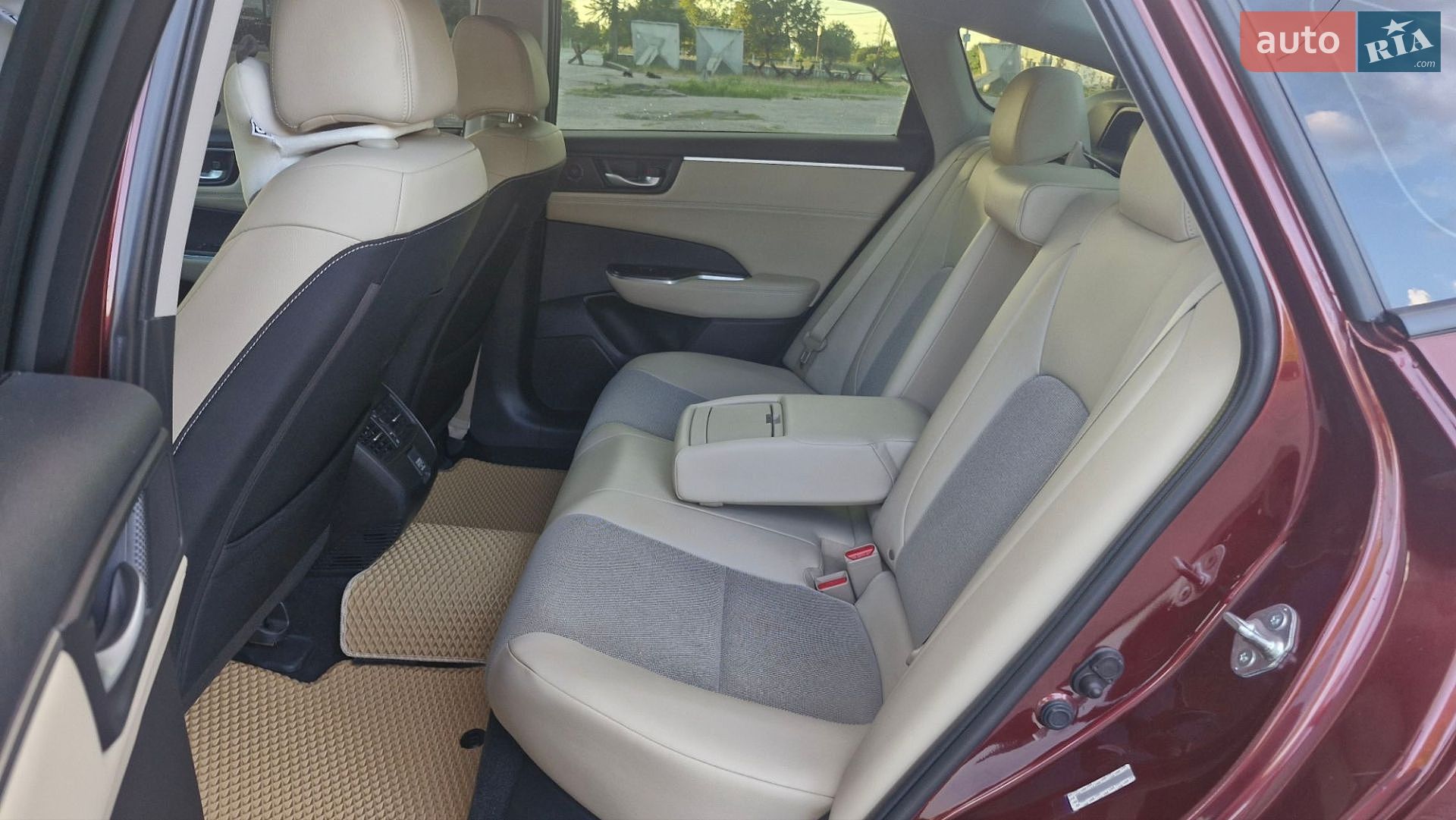 Honda Clarity 2018 VIN JHMZC5F10JC022526 фото оголошення 14 з 35