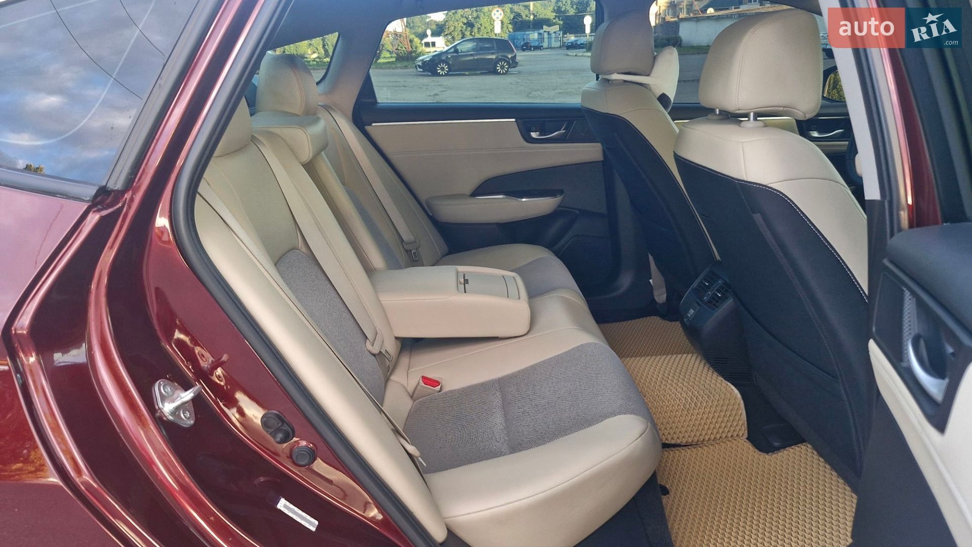 Honda Clarity 2018 VIN JHMZC5F10JC022526 фото оголошення 15 з 35