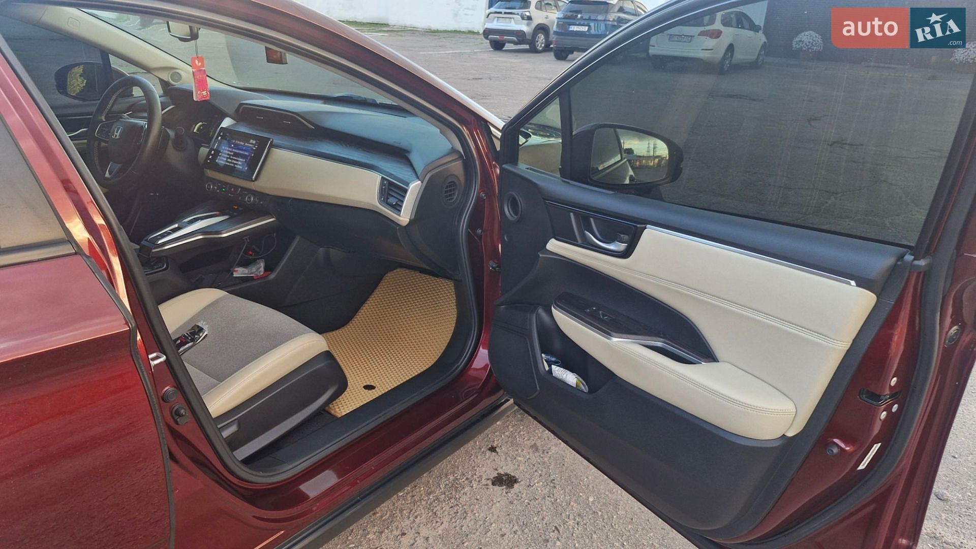 Honda Clarity 2018 VIN JHMZC5F10JC022526 фото оголошення 18 з 35