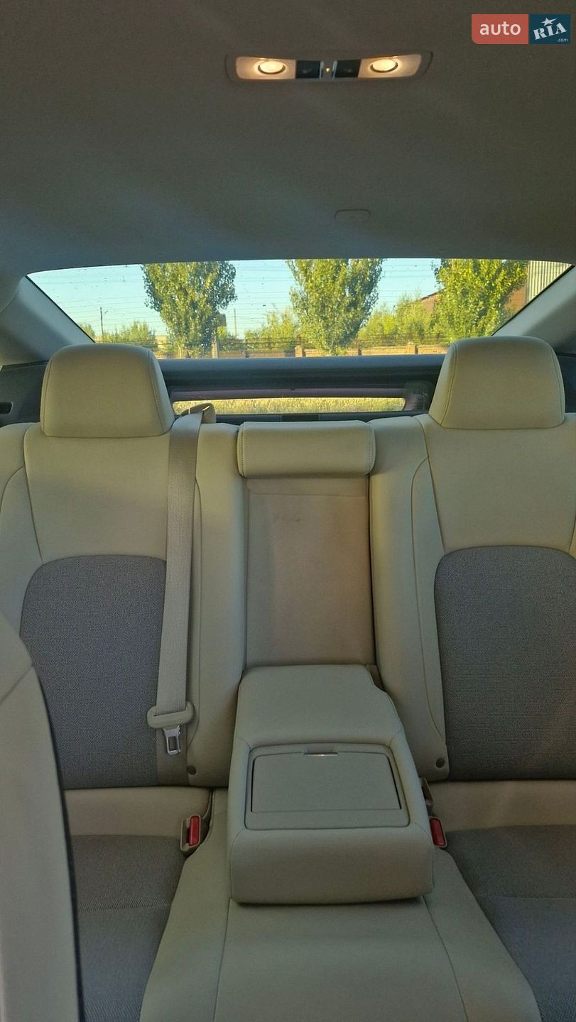 Honda Clarity 2018 VIN JHMZC5F10JC022526 фото оголошення 19 з 35