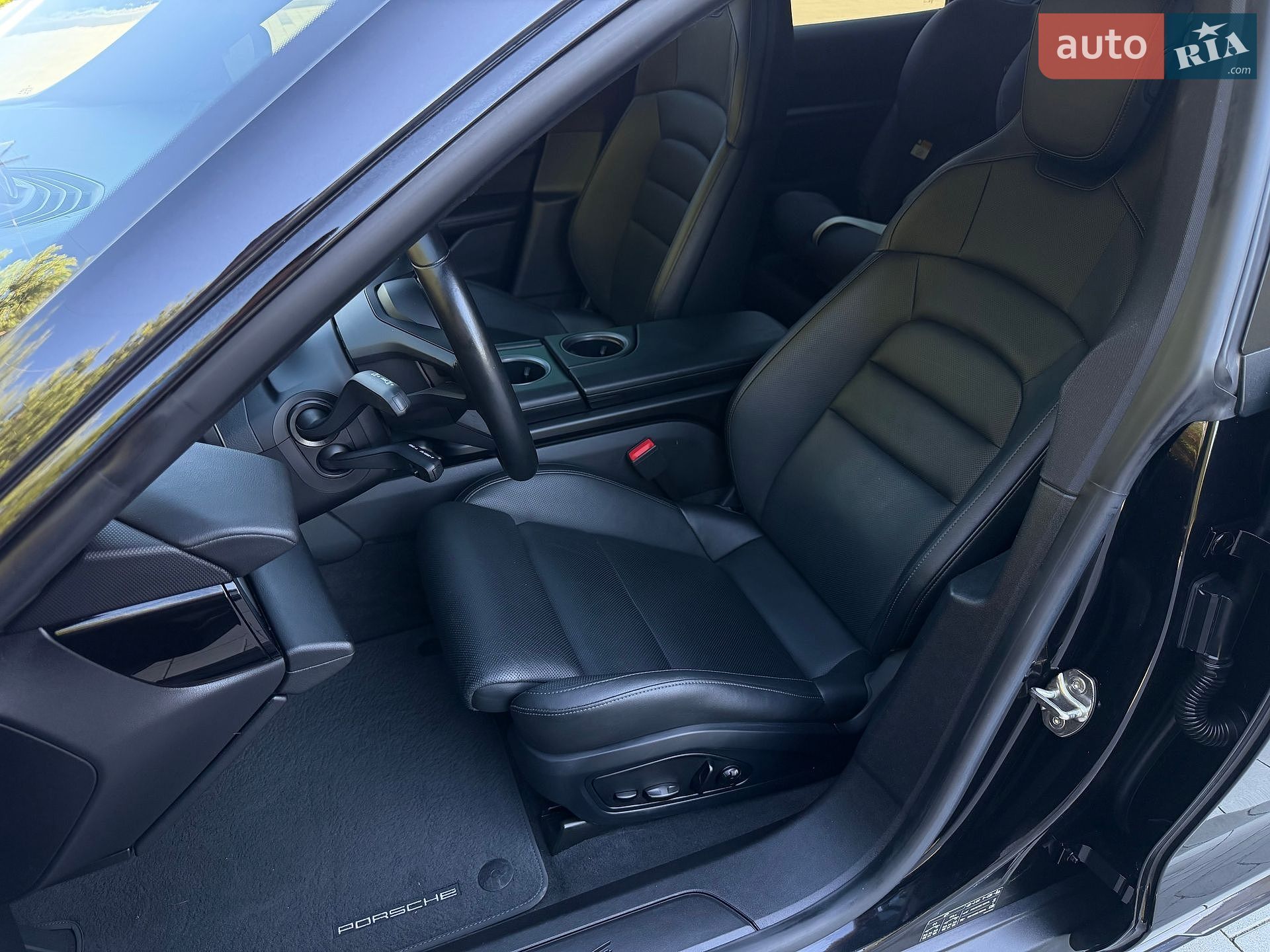 Porsche Taycan Cross Turismo 2021 VIN WP0ZZZY1ZMSA67846 фото оголошення 8 з 44
