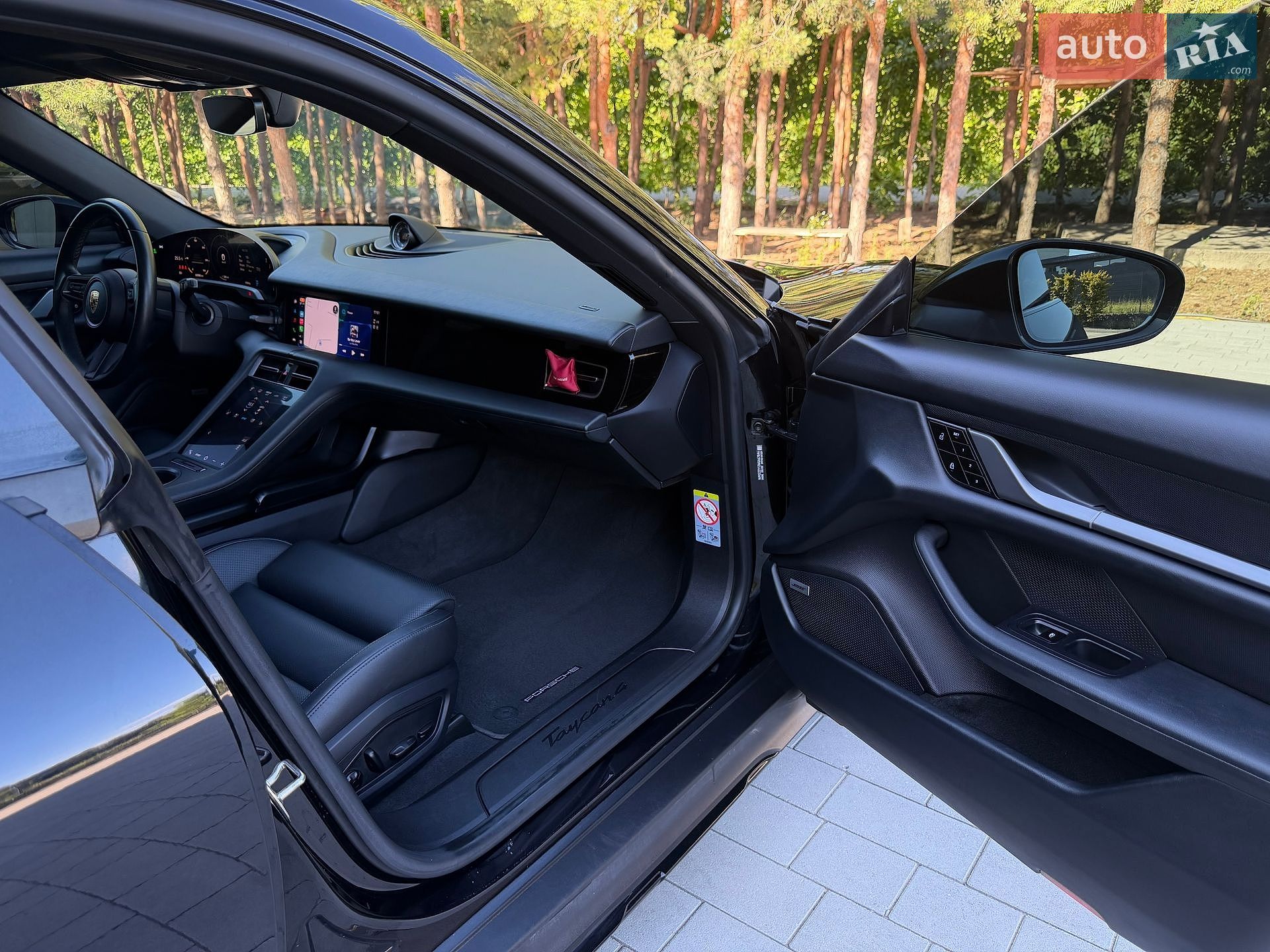 Porsche Taycan Cross Turismo 2021 VIN WP0ZZZY1ZMSA67846 фото оголошення 17 з 44