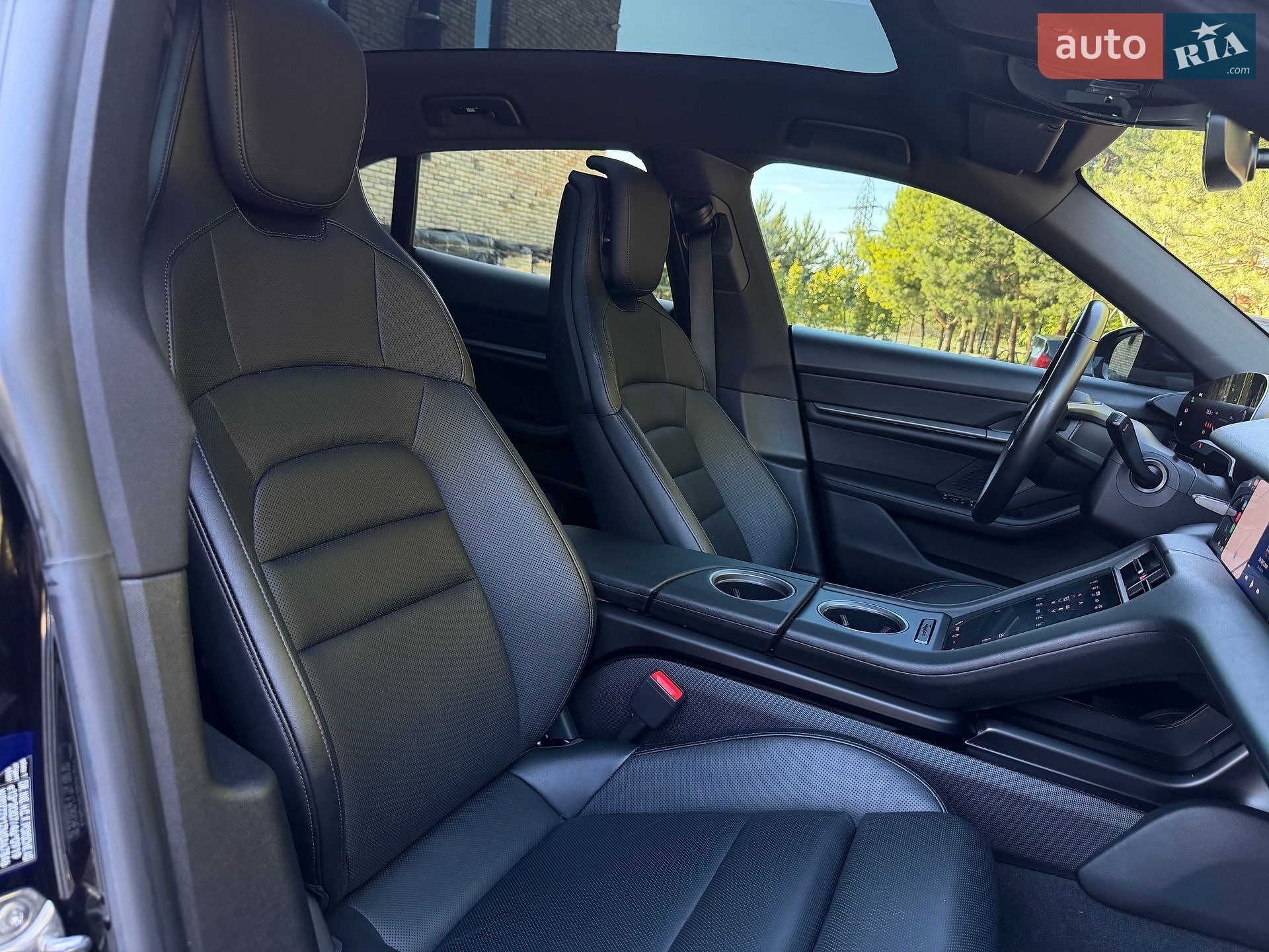 Porsche Taycan Cross Turismo 2021 VIN WP0ZZZY1ZMSA67846 фото оголошення 19 з 44