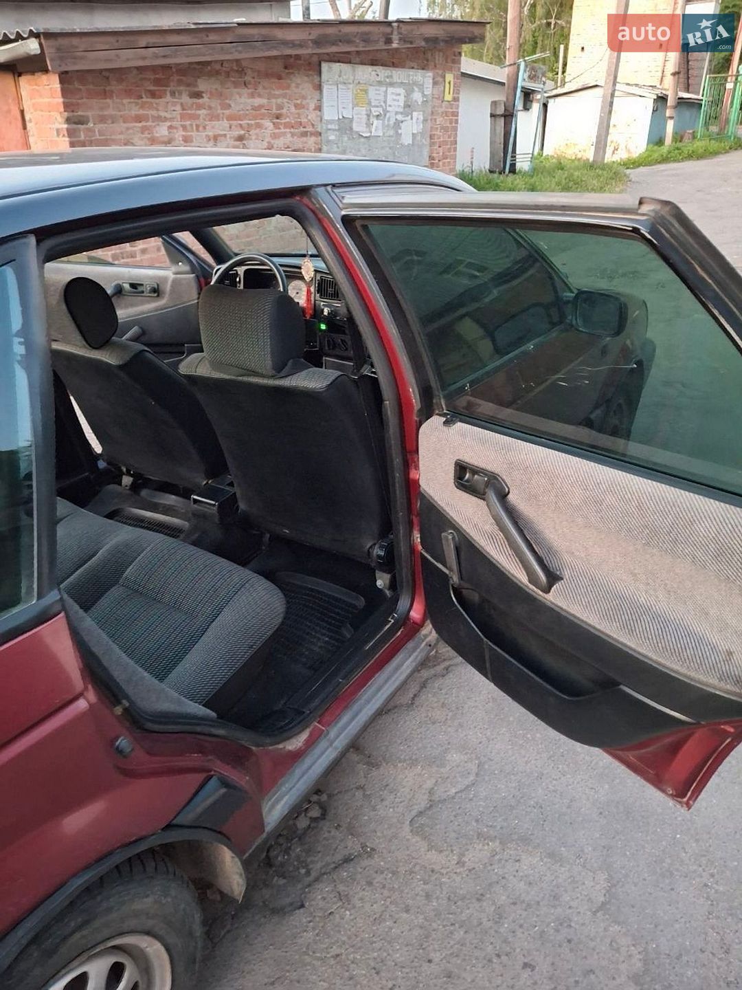 Volkswagen Passat 1990 VIN WVWZZZ31ZLB047305 фото оголошення 11 з 14